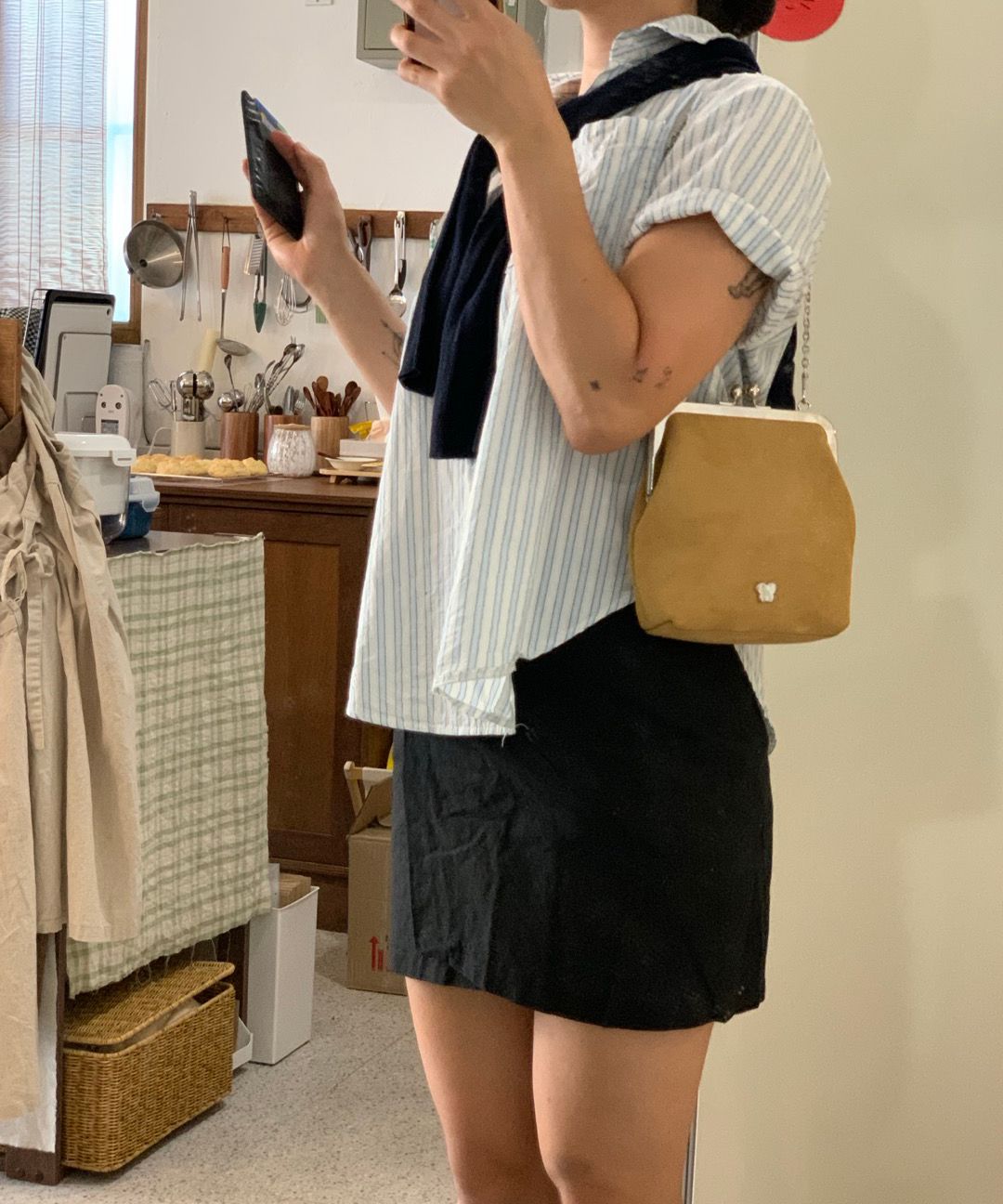 MUSINSA公式 | ANGELIE TOAST BAG MEDIUM/SUEDE