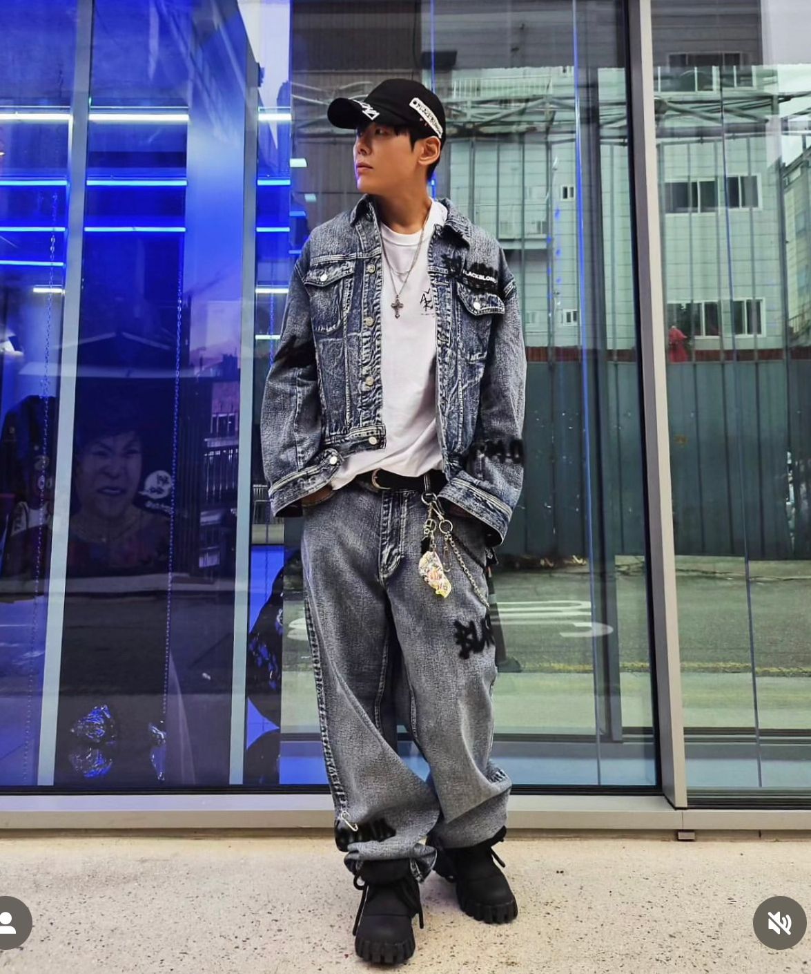 デニム・ジーパン BLACKBLOND Bibbidi Graffiti l Logo Denim Pants Rusty Blu BBD Graffiti Metal Logo Denim Pants (Rusty Blue