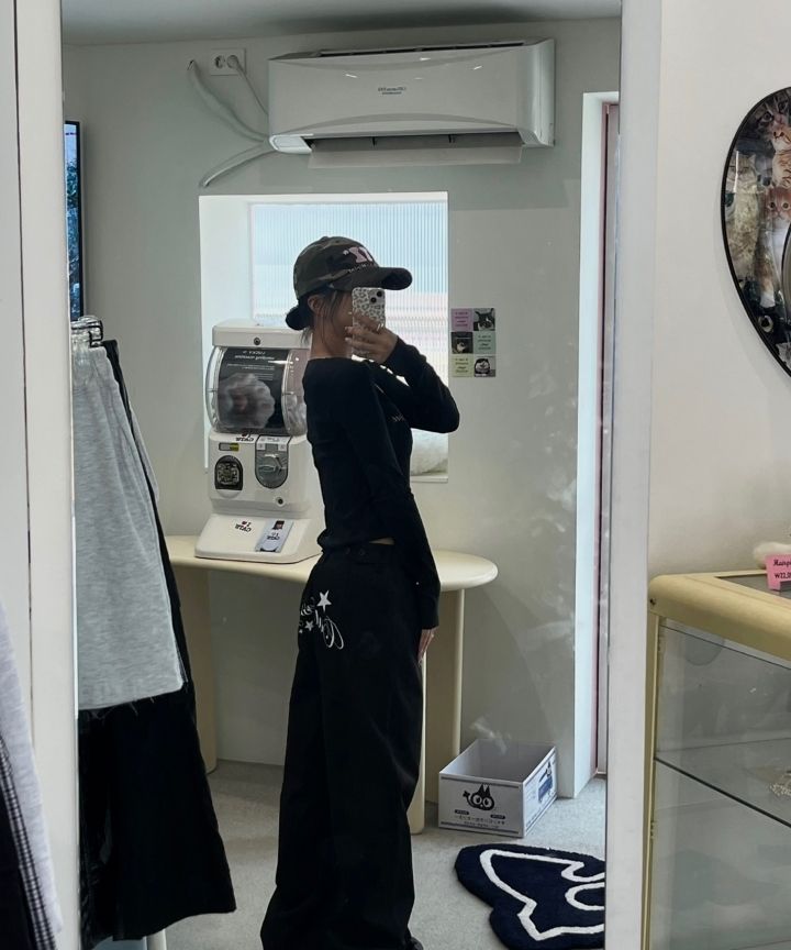 【ITZAVIBE】CAT BLESS RIBBON LONG SLEEVE MUSINSA | ITZAVIBE CAT BLESS RIBBON LONG SLEEVE - BLACK