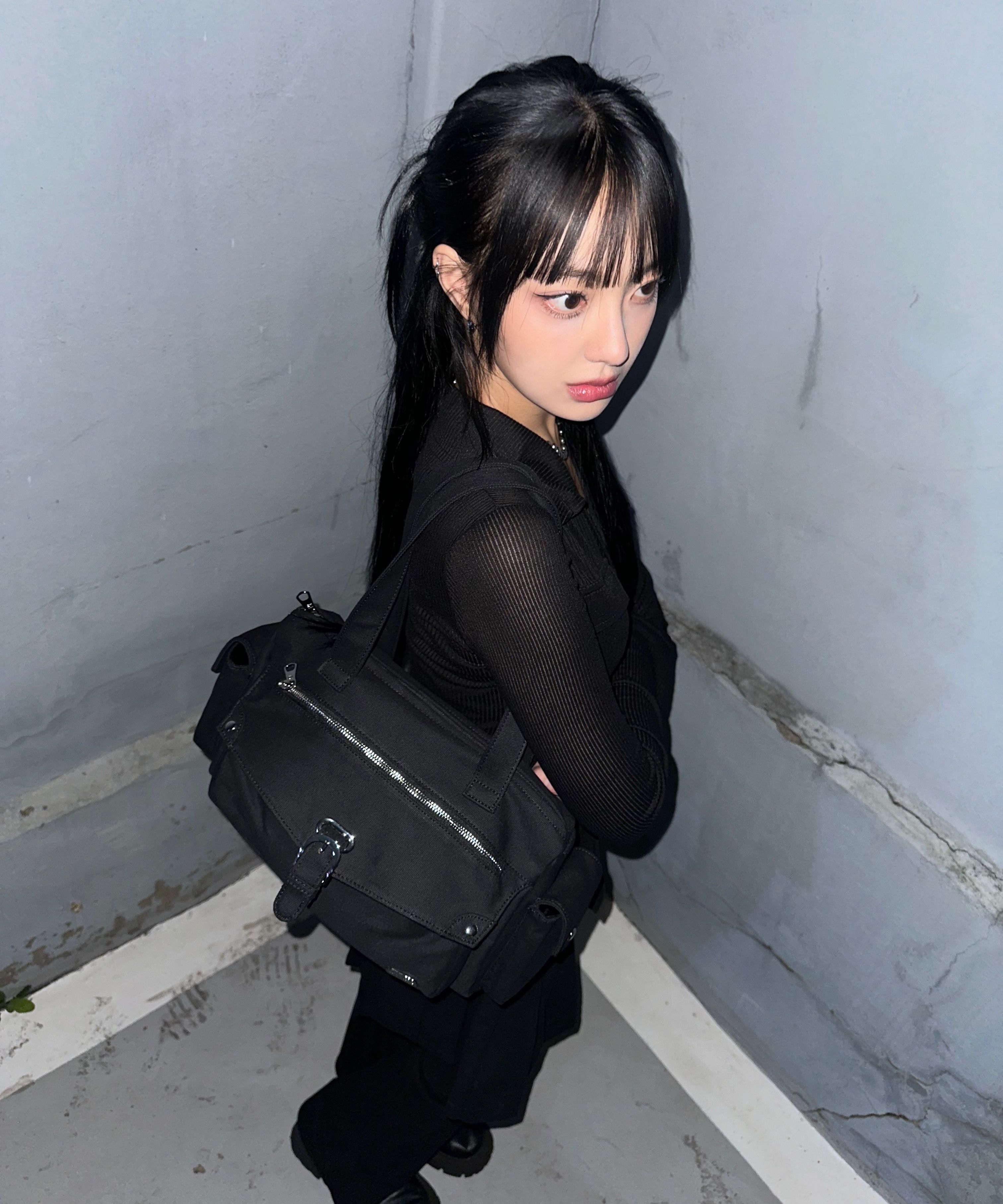 MUSINSA | ILLIGO Essential Pocket Bag Pink