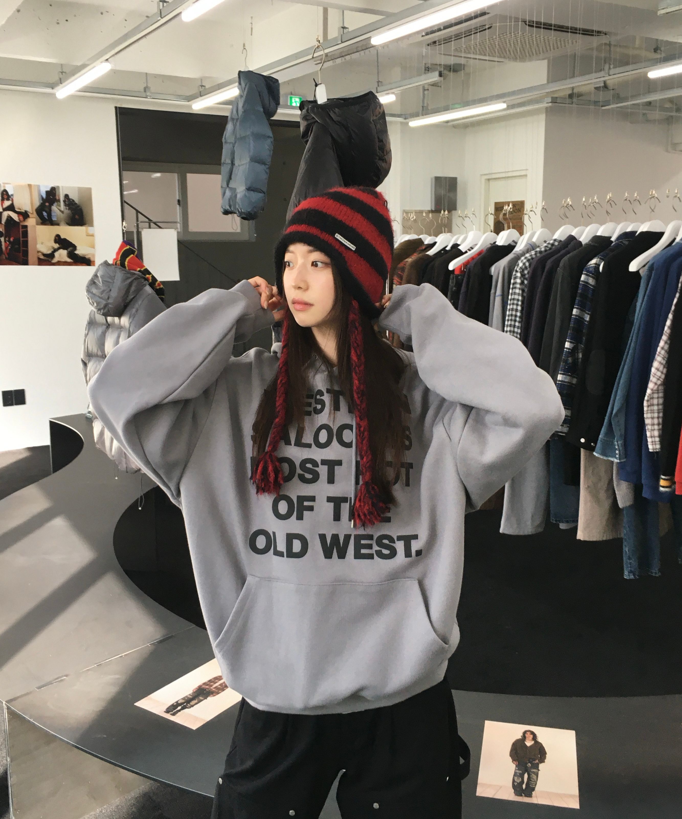 【THEVINYLHOUSE】 ◆ Western Typo Hoodie ◆ 大人気 MUSINSA | THEVINYLHOUSE TYPO HOODIE BLACK
