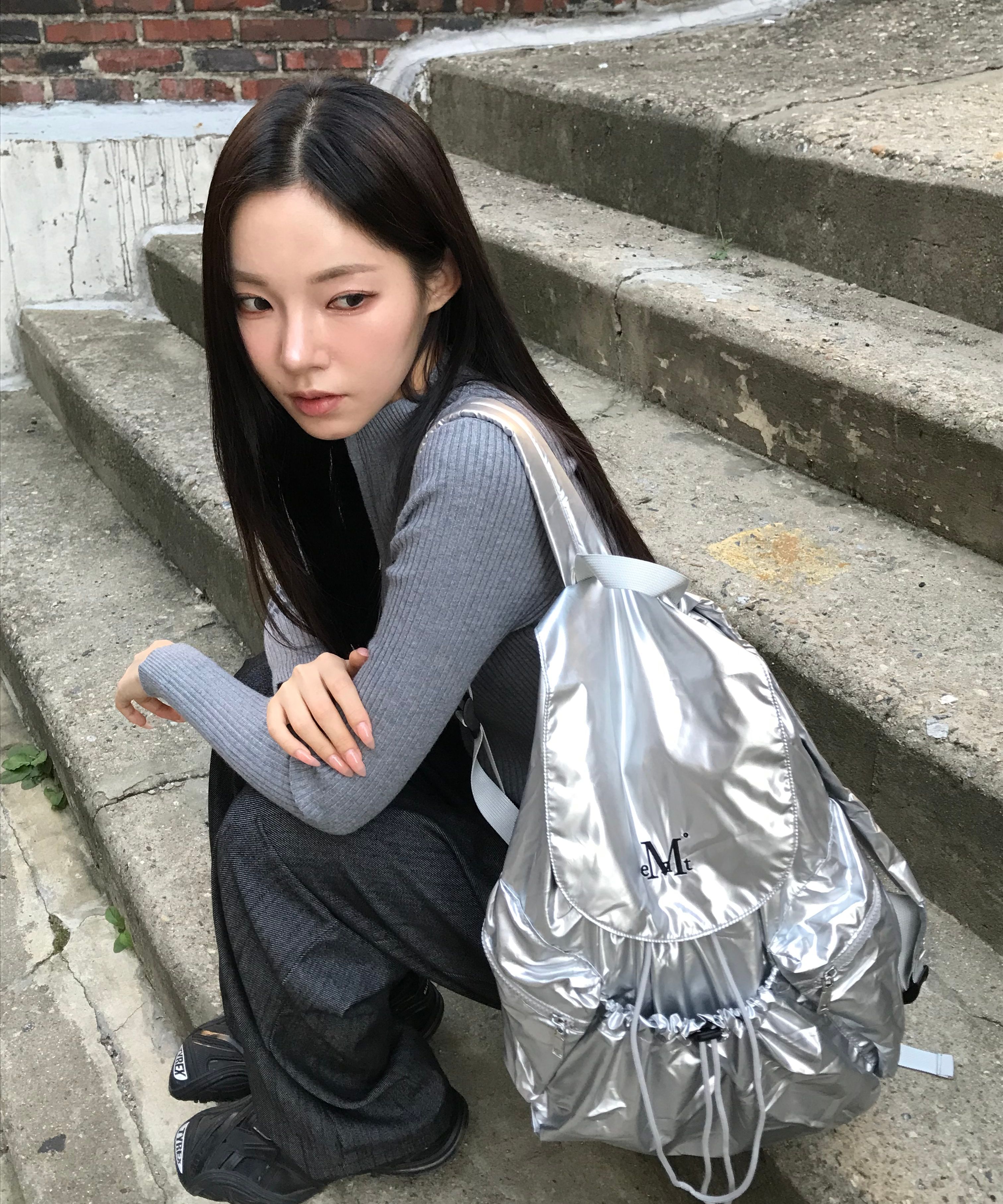 MUSINSA | MUCENT Swan Glossy Backpack Unisex (2 Colors)