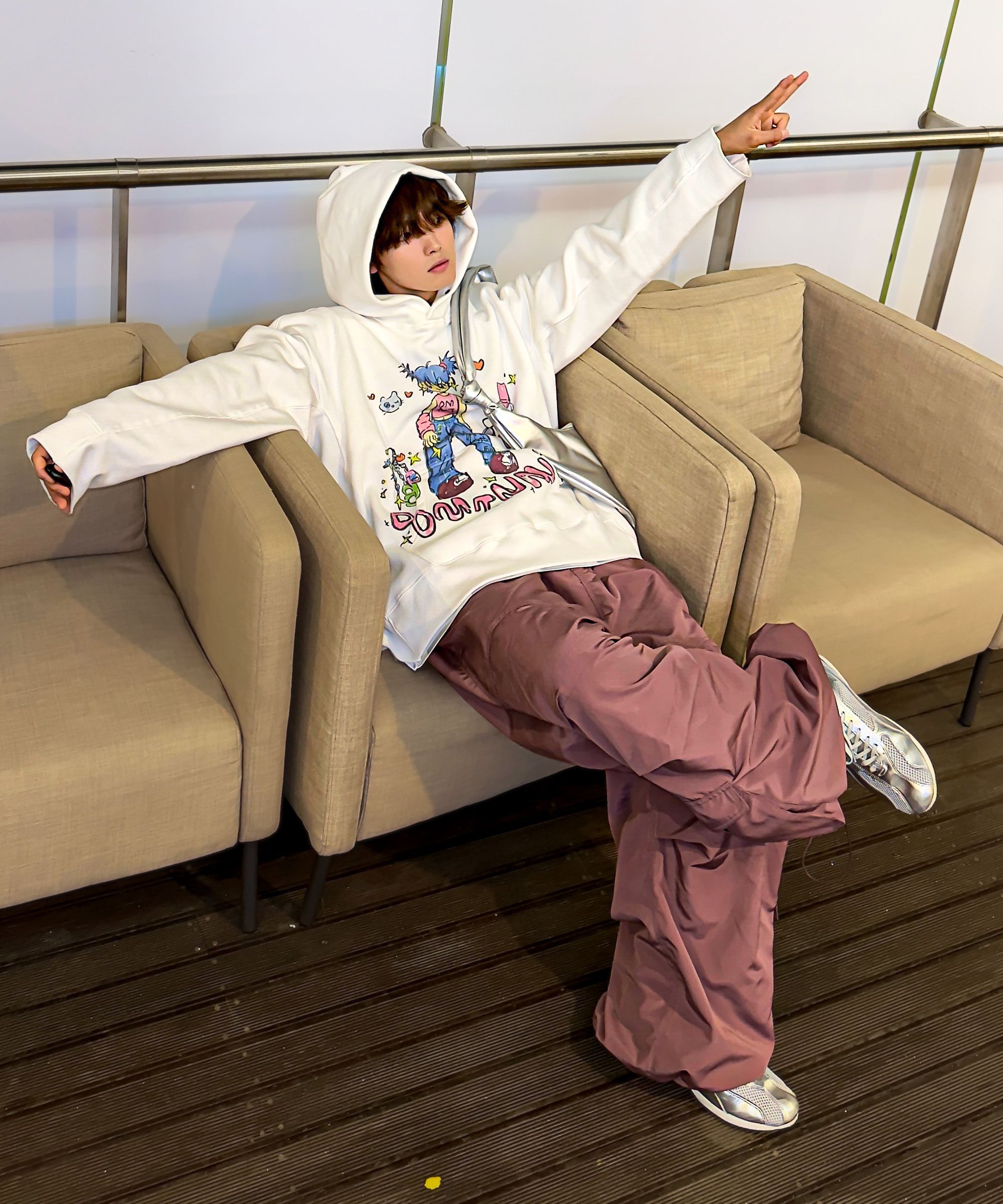 MUSINSA | DOMINANT Keyring Girl Hoodie White