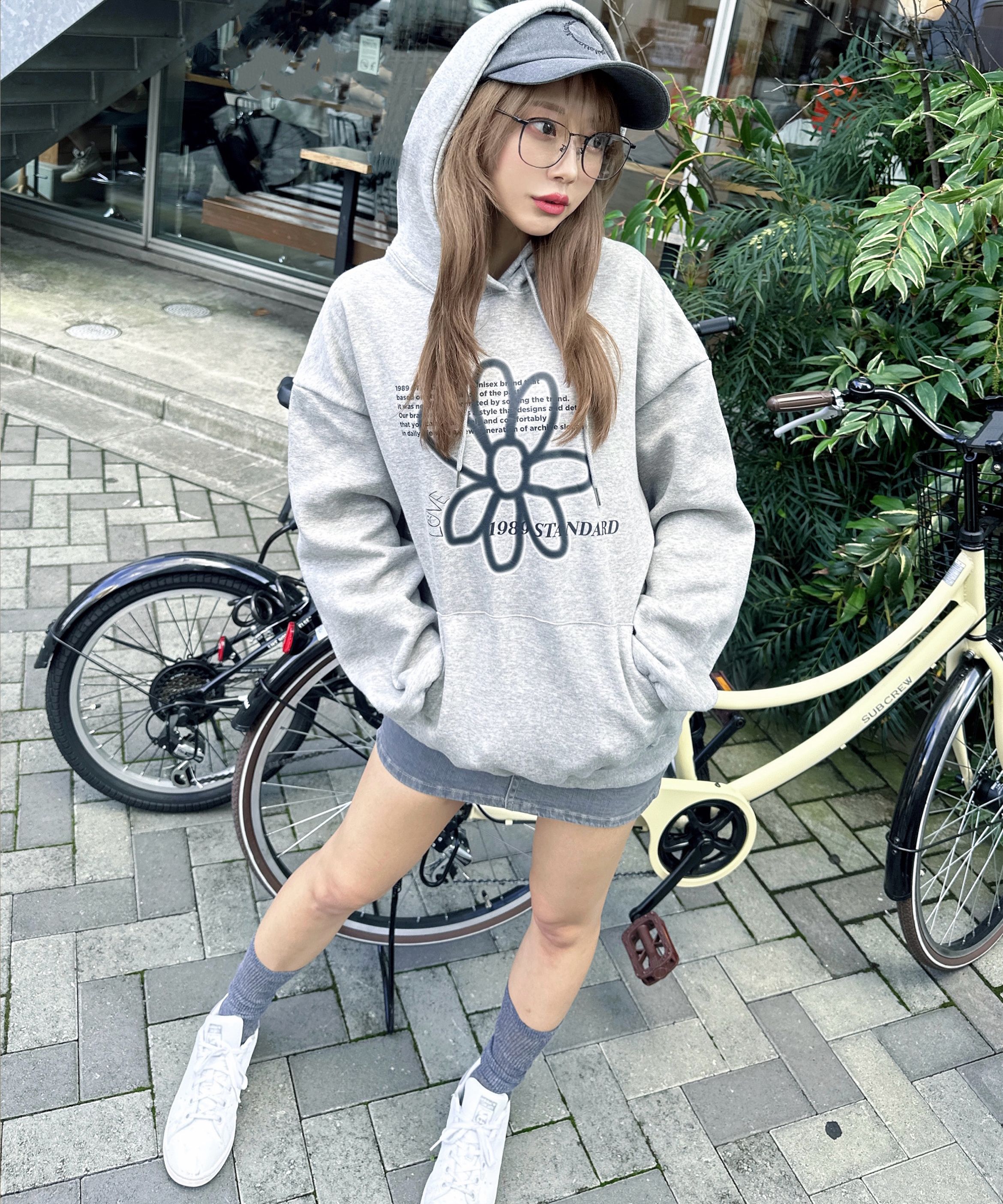 MUSINSA | 1989STANDARD RV_ BW FLOWER Hoodie (STHSTD-0034)