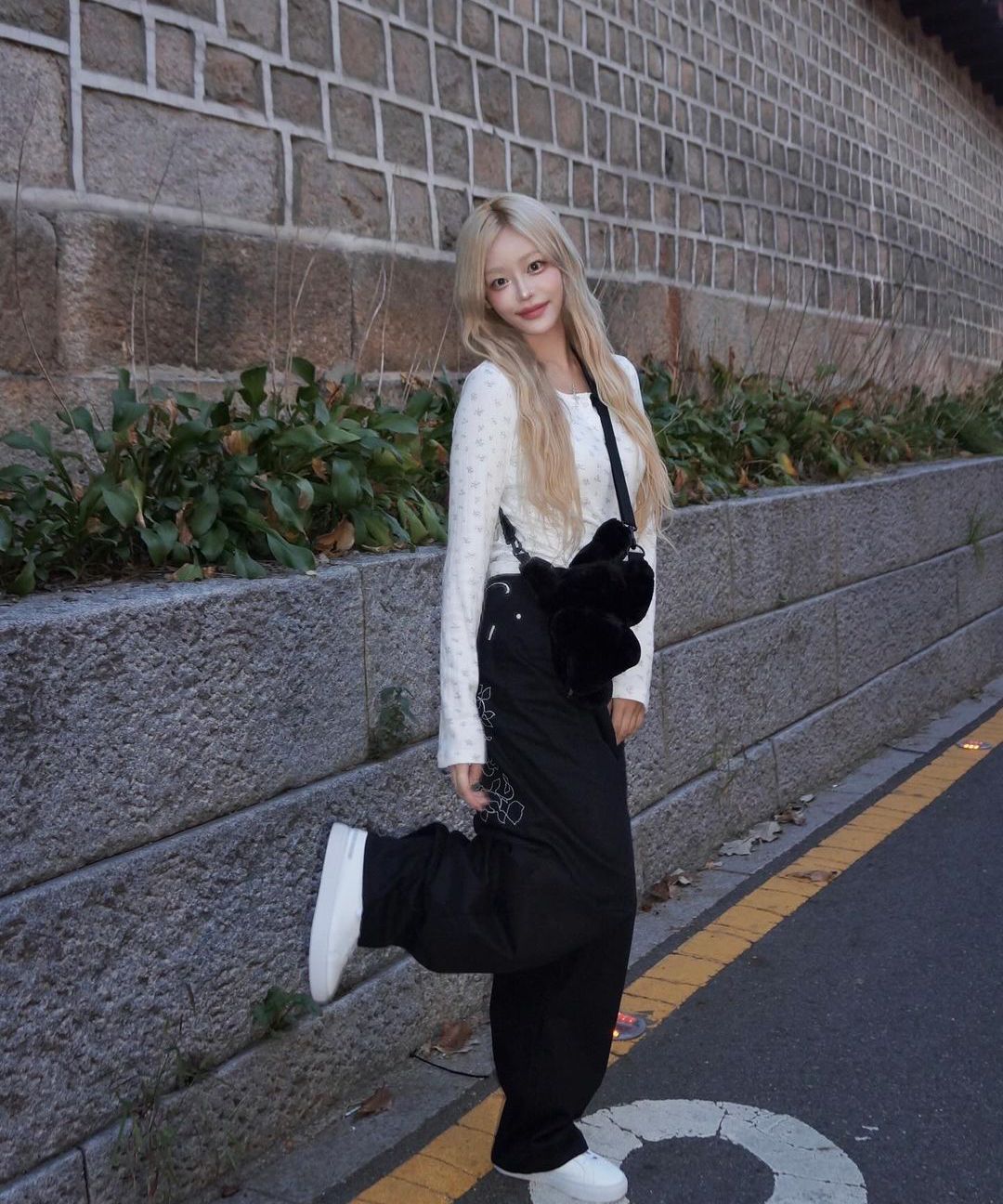 니어노어(NIIER NOR) ROSE BALLOON DENIM PANTS_BLACK - 사이즈 & 후기