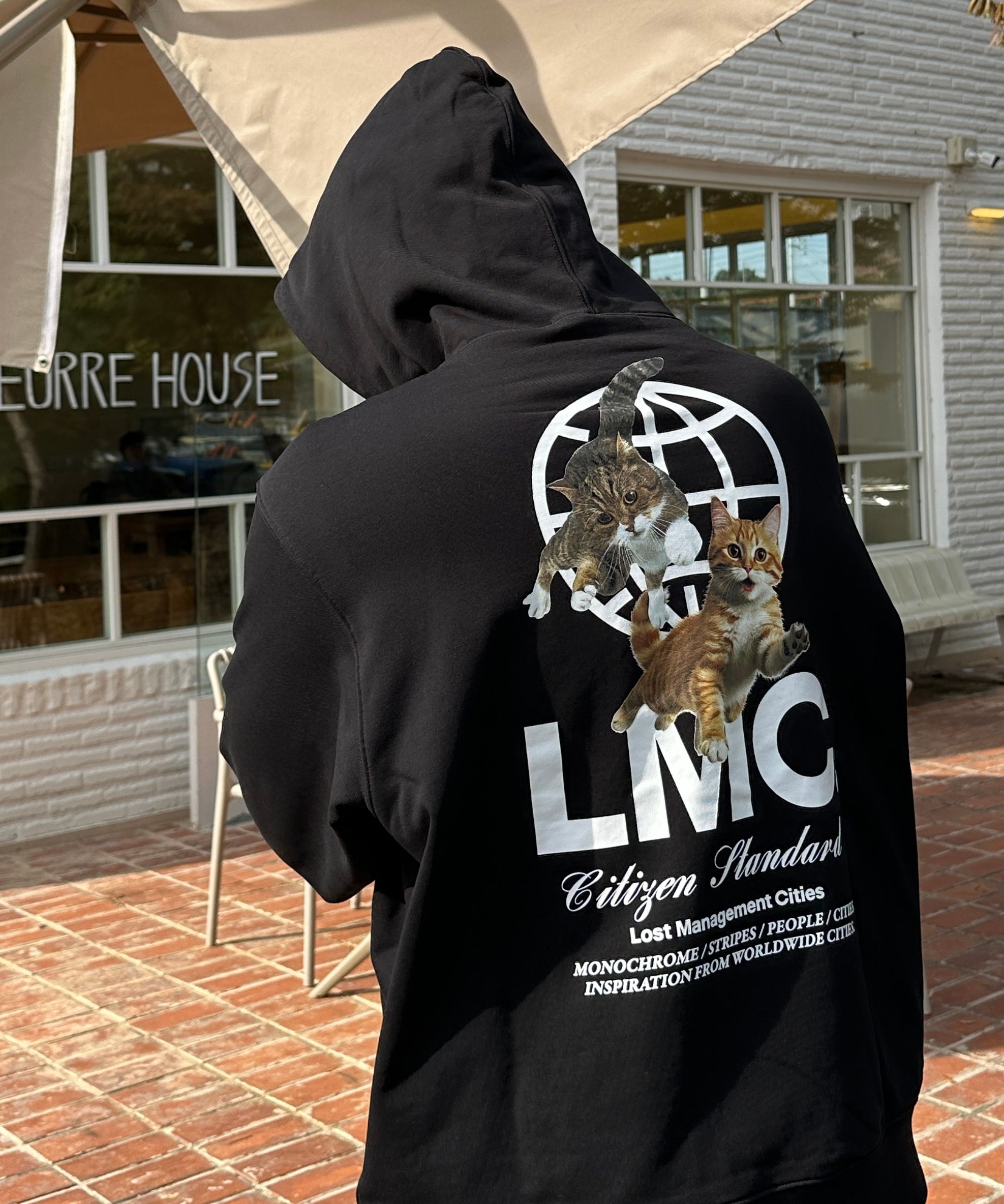 [LMC] FLYING CATS HOODIE /追跡付 org.jpg