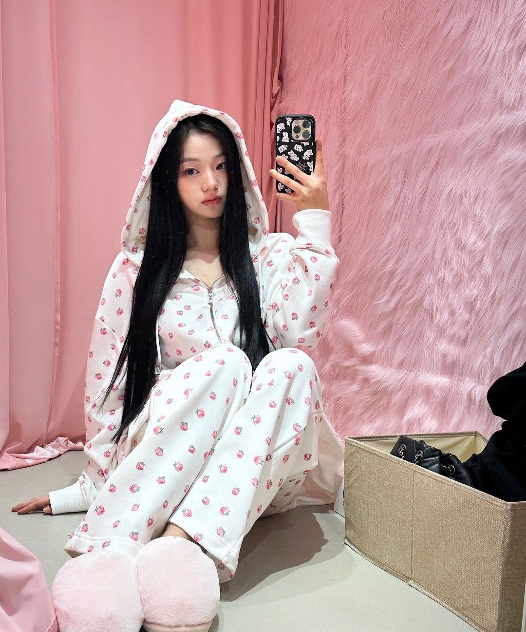 MUSINSA | YOUHEE FLOWER PATTERN HOOD ZIP-UP WHITE