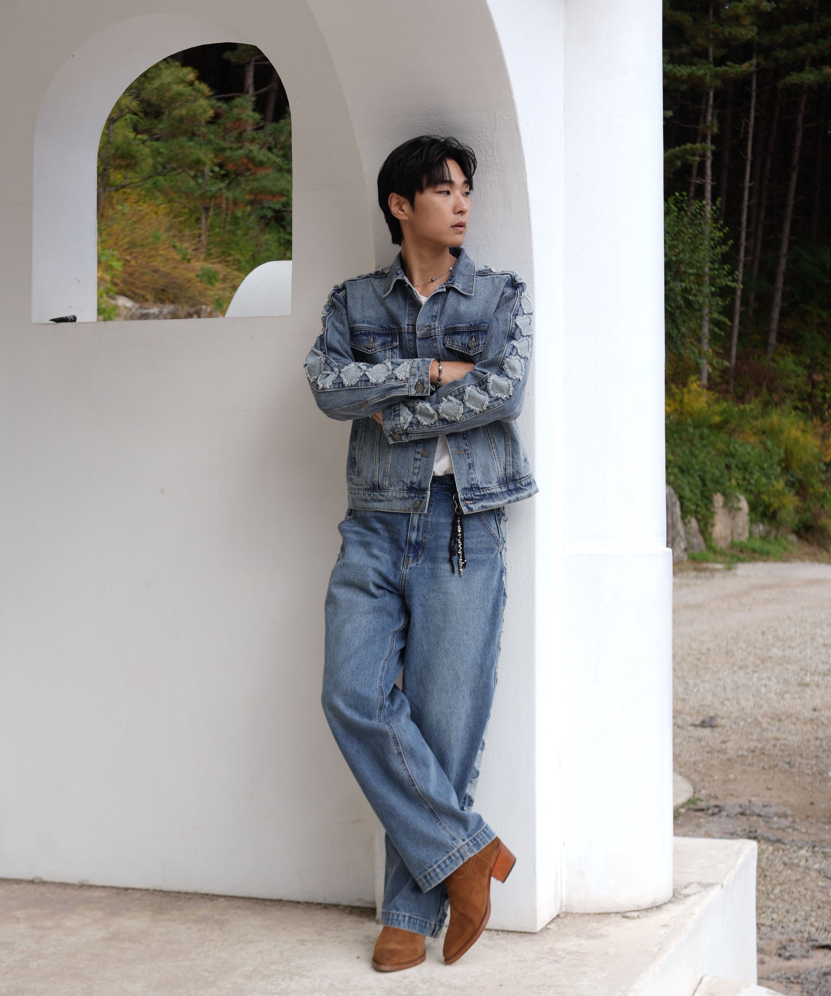 MUSINSA公式 | OY DIAMOND CUTTING WASHED DENIM JEANS - BLUE