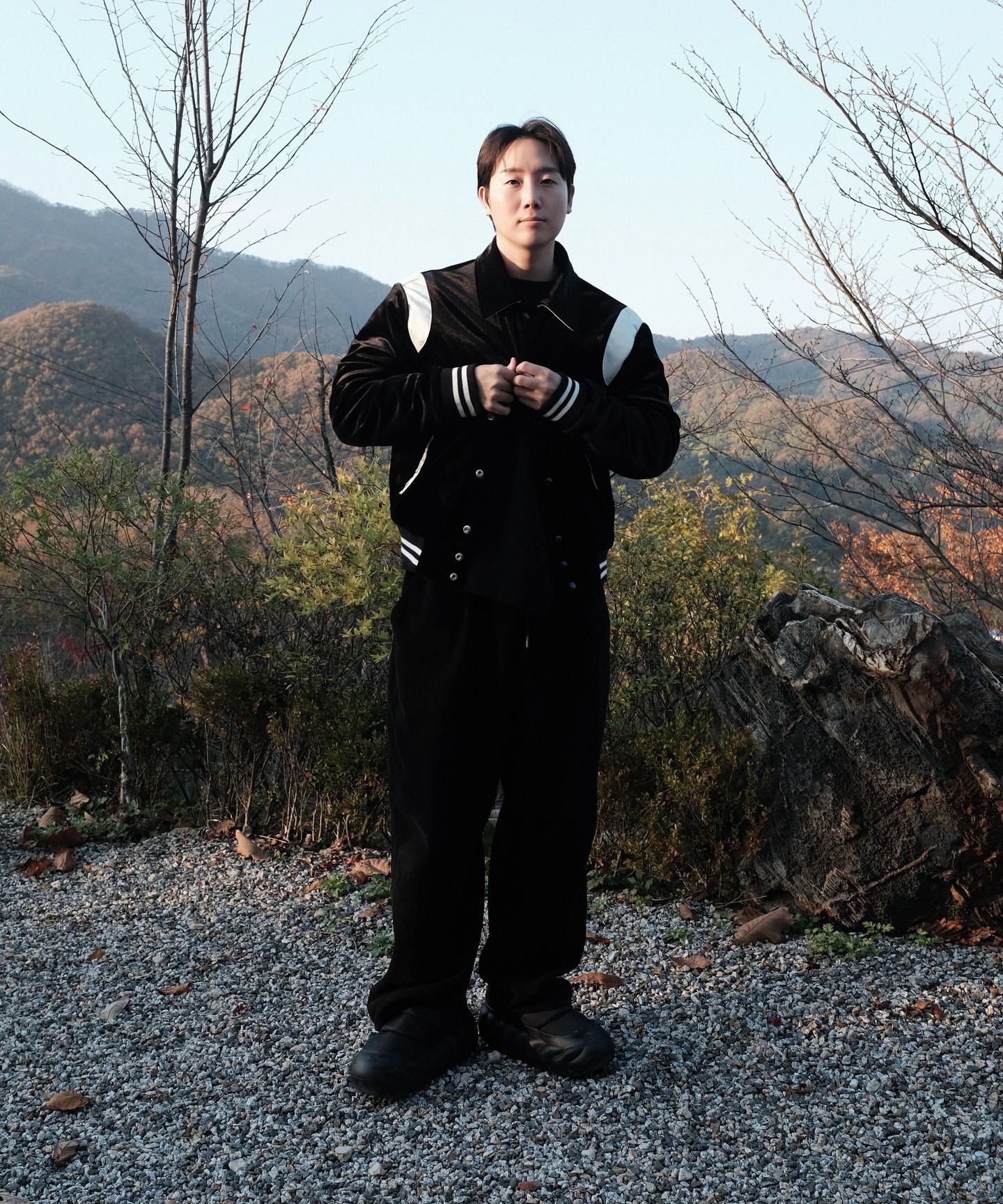 ★ROLLING STUDIOS★送料込★韓国★韓国★VELVET VARSITY JACKET MUSINSA公式 | ROLLING STUDIOS VELVET VARSITY JACKET BLACK