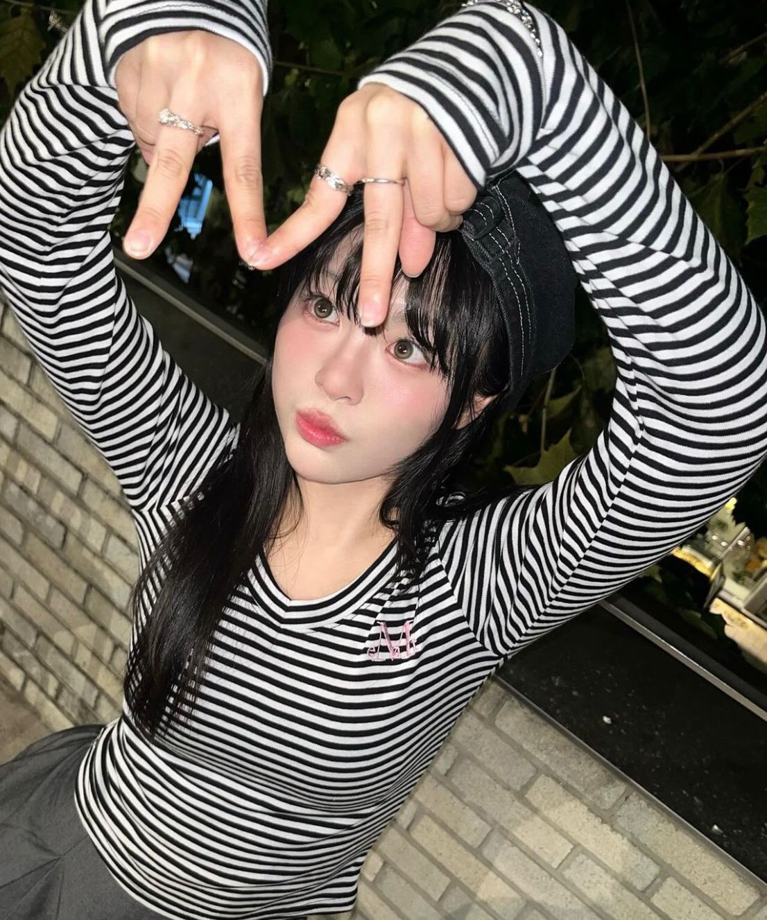 MUSINSA | MUCENT Emma V-neck Striped Long Sleeve T-shirt (2