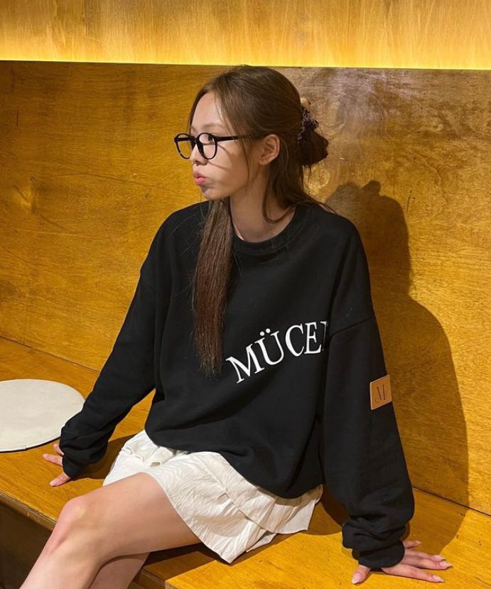 MUSINSA公式 | MUCENT レザーポイントシグネチャースウェット男女共用