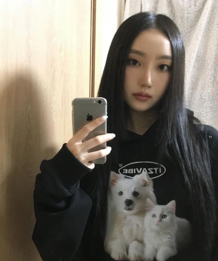 MUSINSA | ITZAVIBE CAT&DOG FRIENDS HOODIE