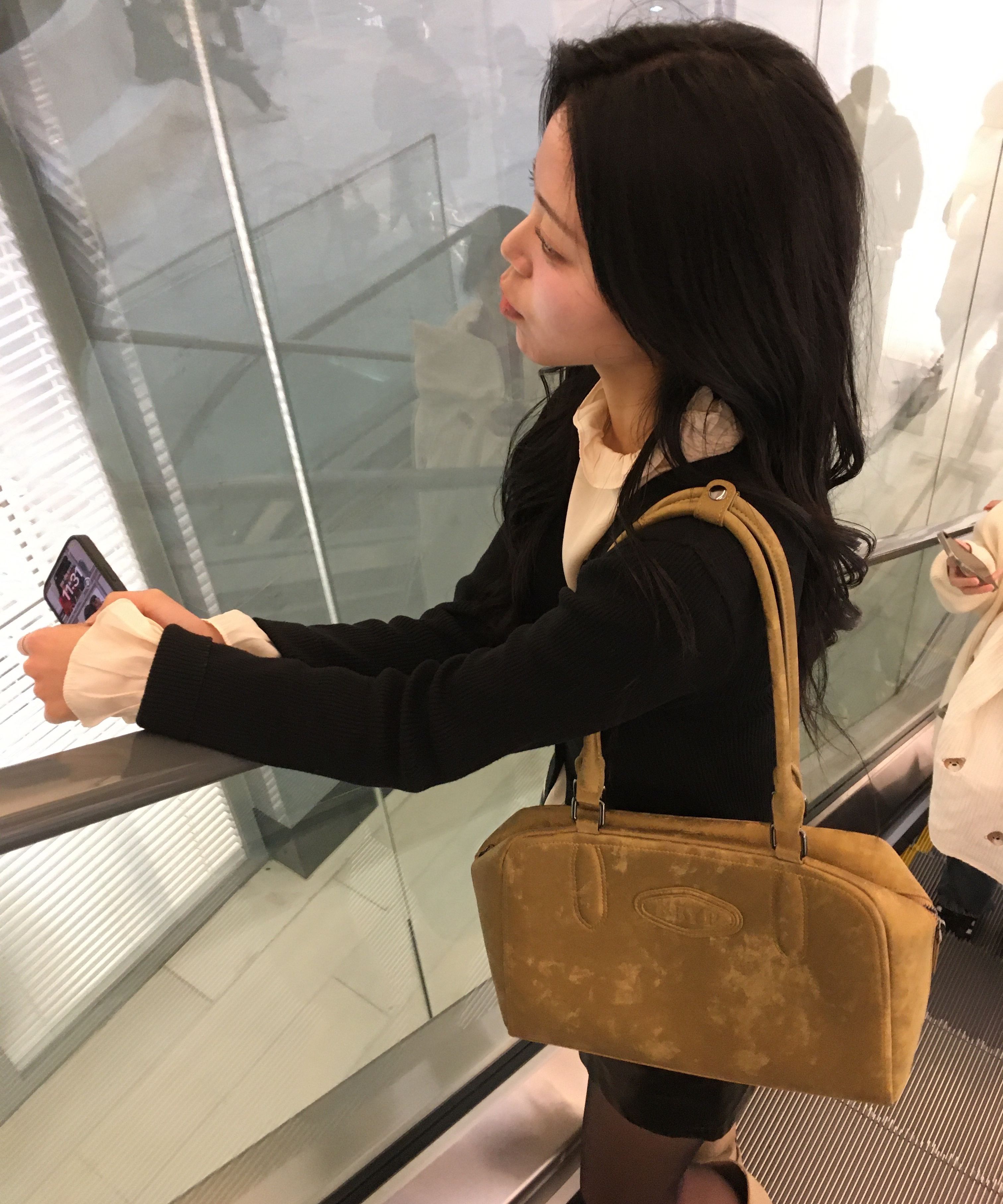 【BBYB】24FW★ Olive Suede Shoulder Bag MUSINSA | BBYB Olive Suede Shoulder Bag (Brown)