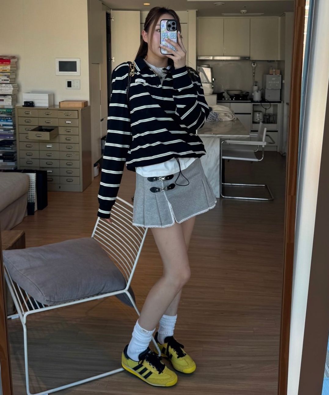 MUSINSA公式 | GLOWNY CIAO BUCKLE MINI SKIRT (GRAY)