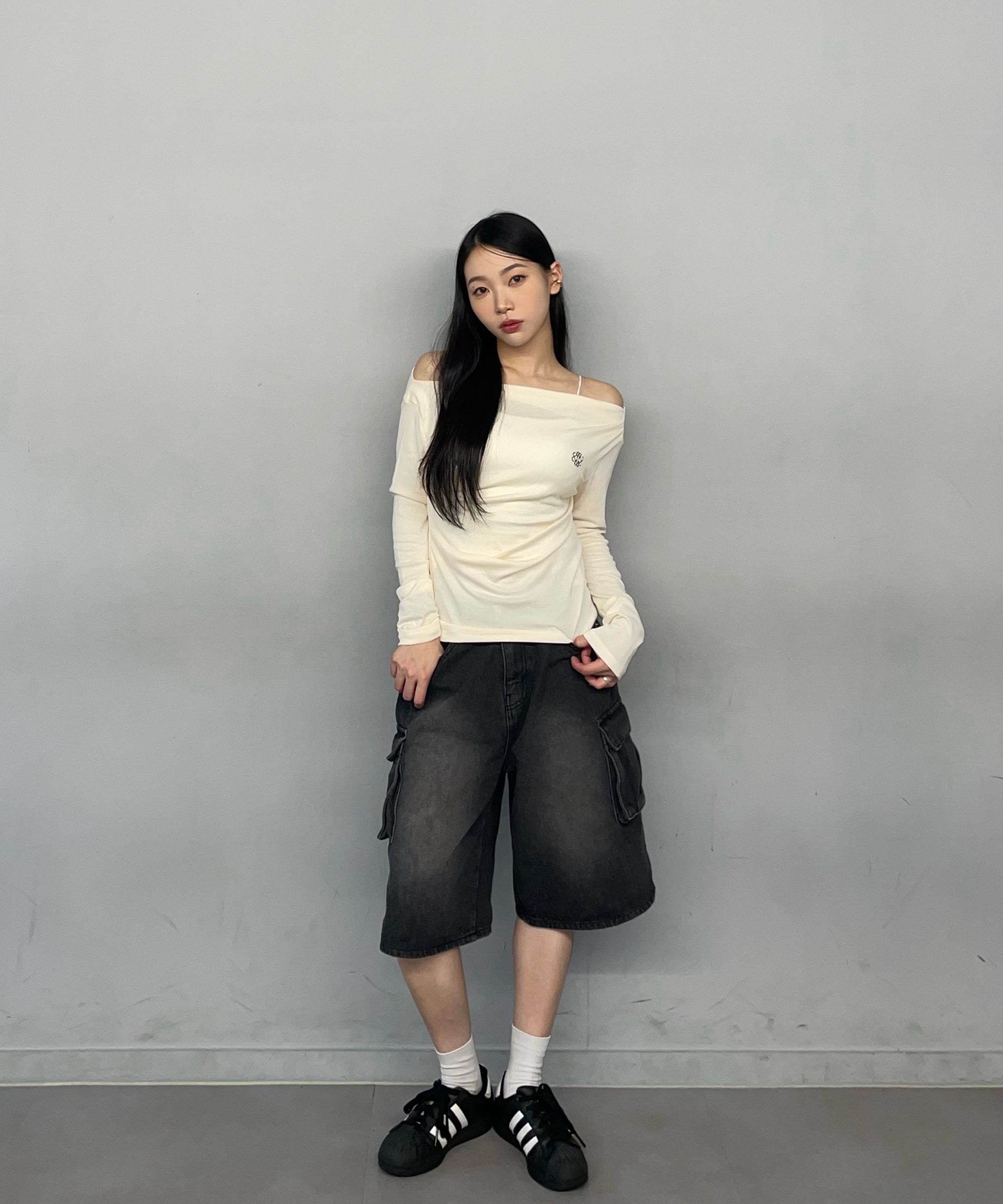 MUSINSA | NICK&NICOLE SHIRRING DRAPE BOAT NECK TOP_BLACK