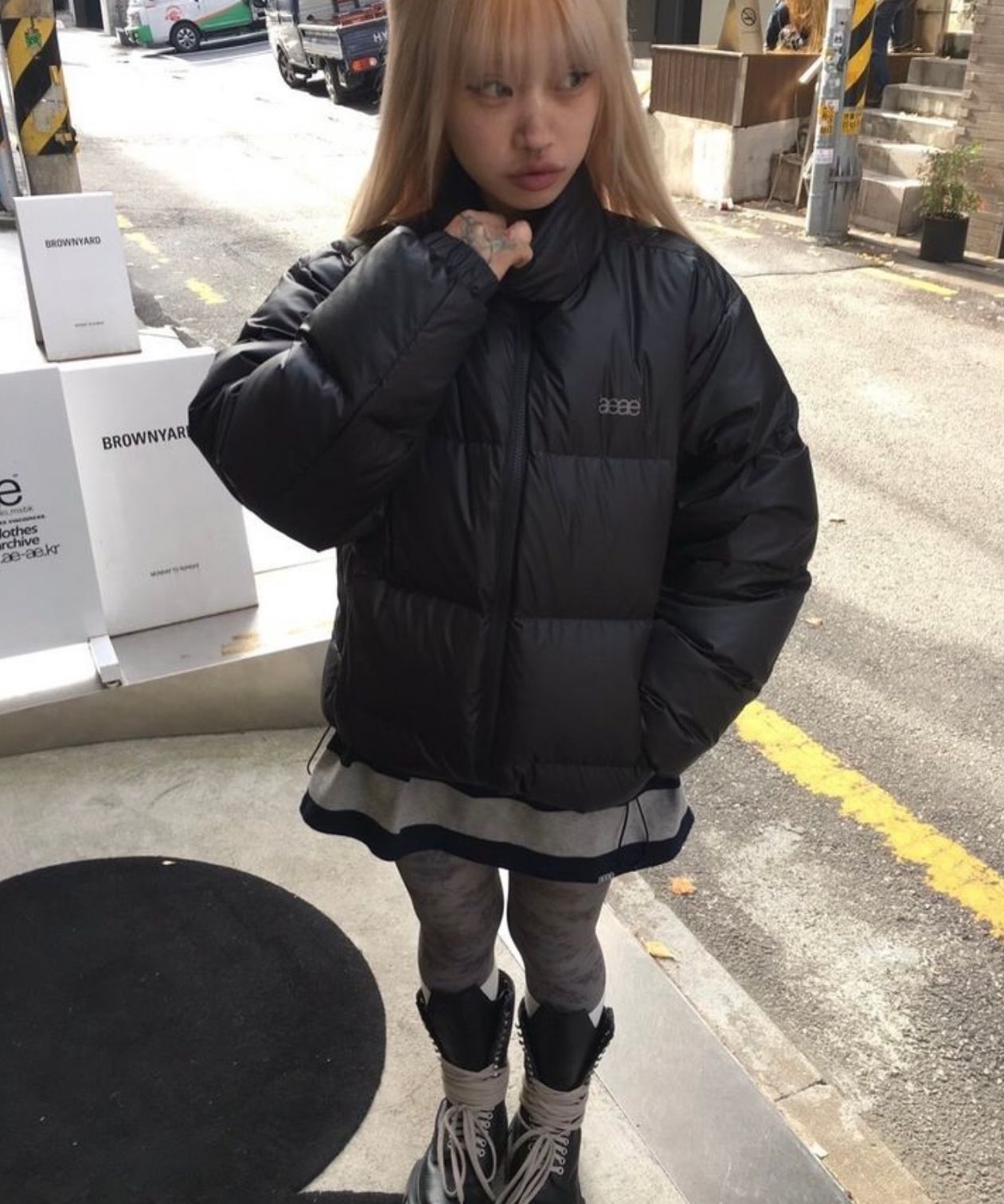 MUSINSA公式 | AEAE WEB LOGO DOWN JACKET [BLACK]