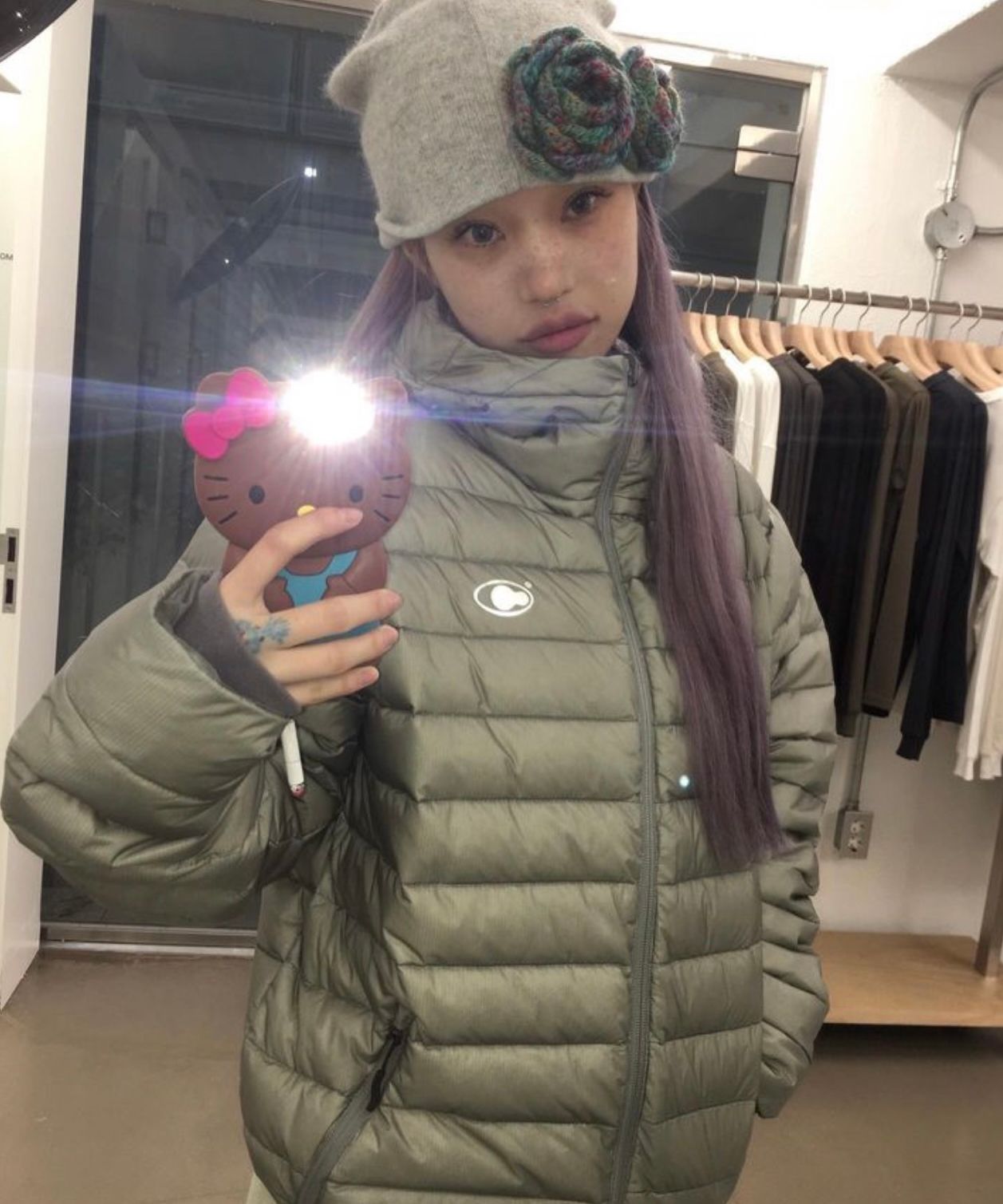 MUSINSA公式 | AEAE NEW SYMBOL REVERSIBLE LIGHT DOWN [BLACK]