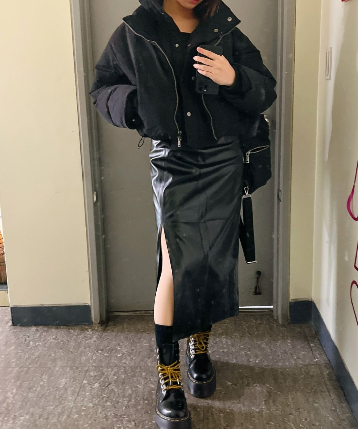 スカート musinsastandardwoman Women's Vegan Leather Slit Long Skirt B WOMENS VEGAN LEATHER SLIT LONG SKIRT [BLACK] | KRAZZY