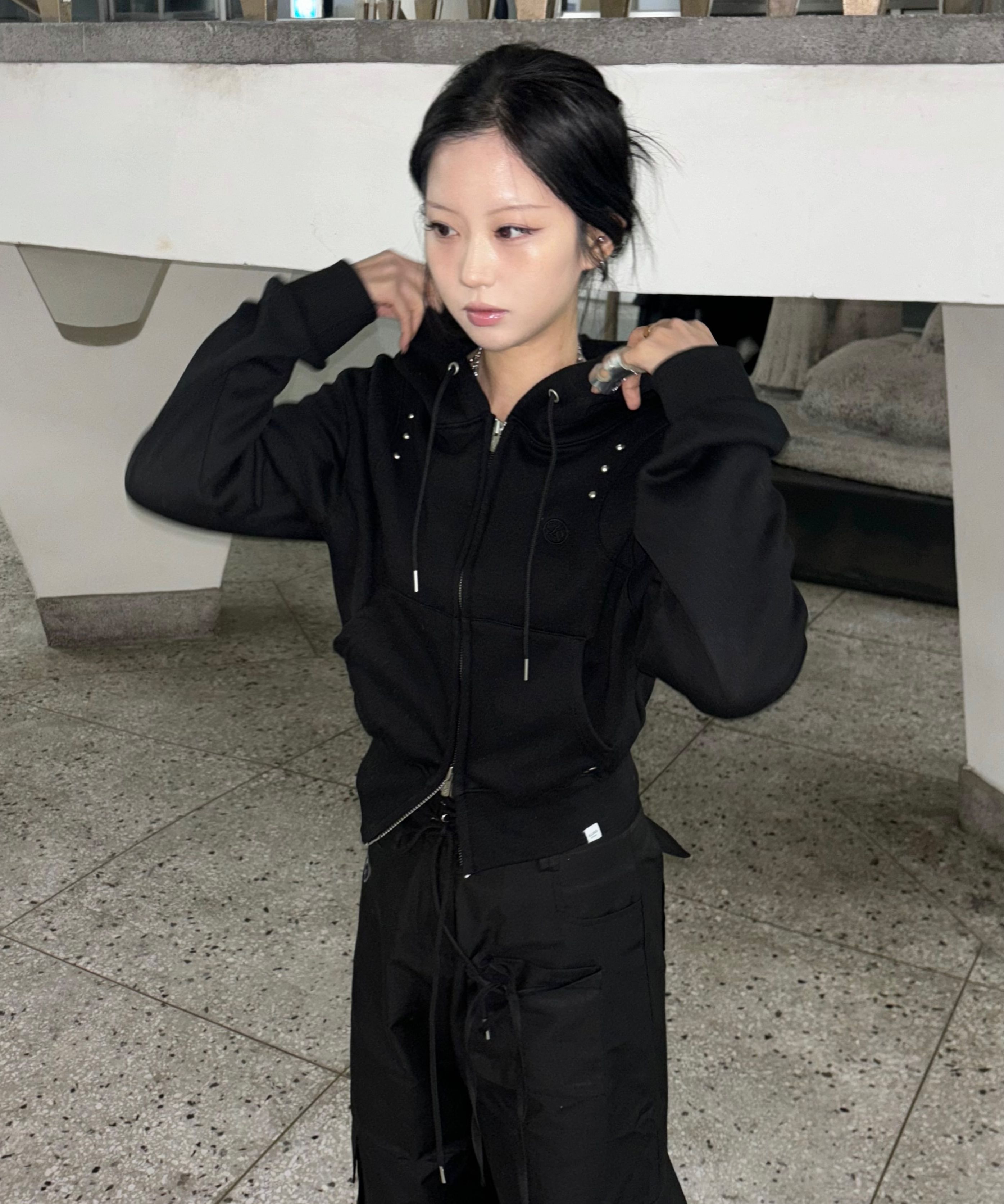 MUSINSA | ILLIGO Studded Hoodie Black