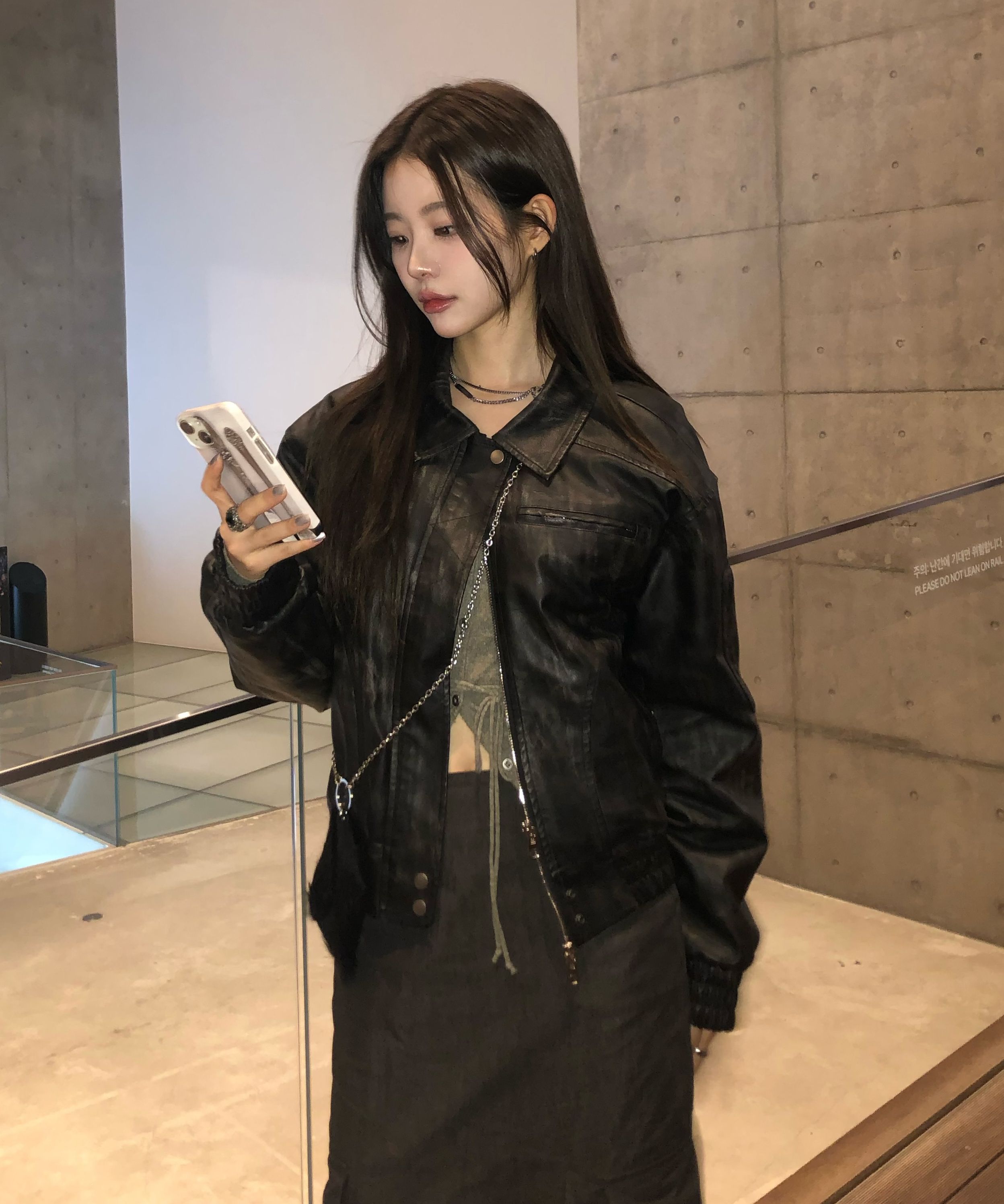 MUSINSA公式 | ILLIGO Washed leather bomber jacket black