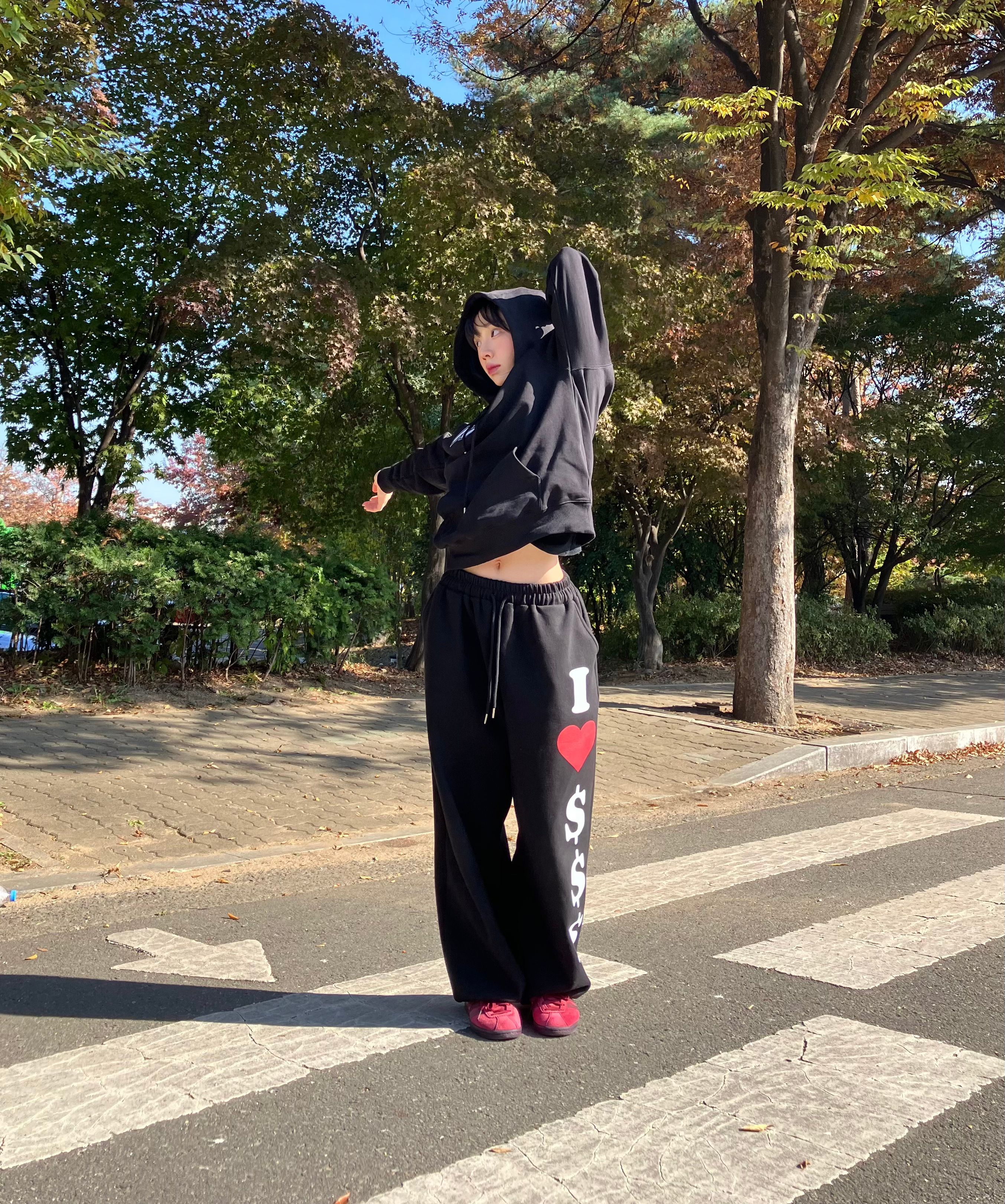 ★正規品★ 【NERDY】 ZIGZAG LOGO PULLOVER HOODIE NERDY Zigzag Logo Pullover Hoodie Navy – SeoulSeoul