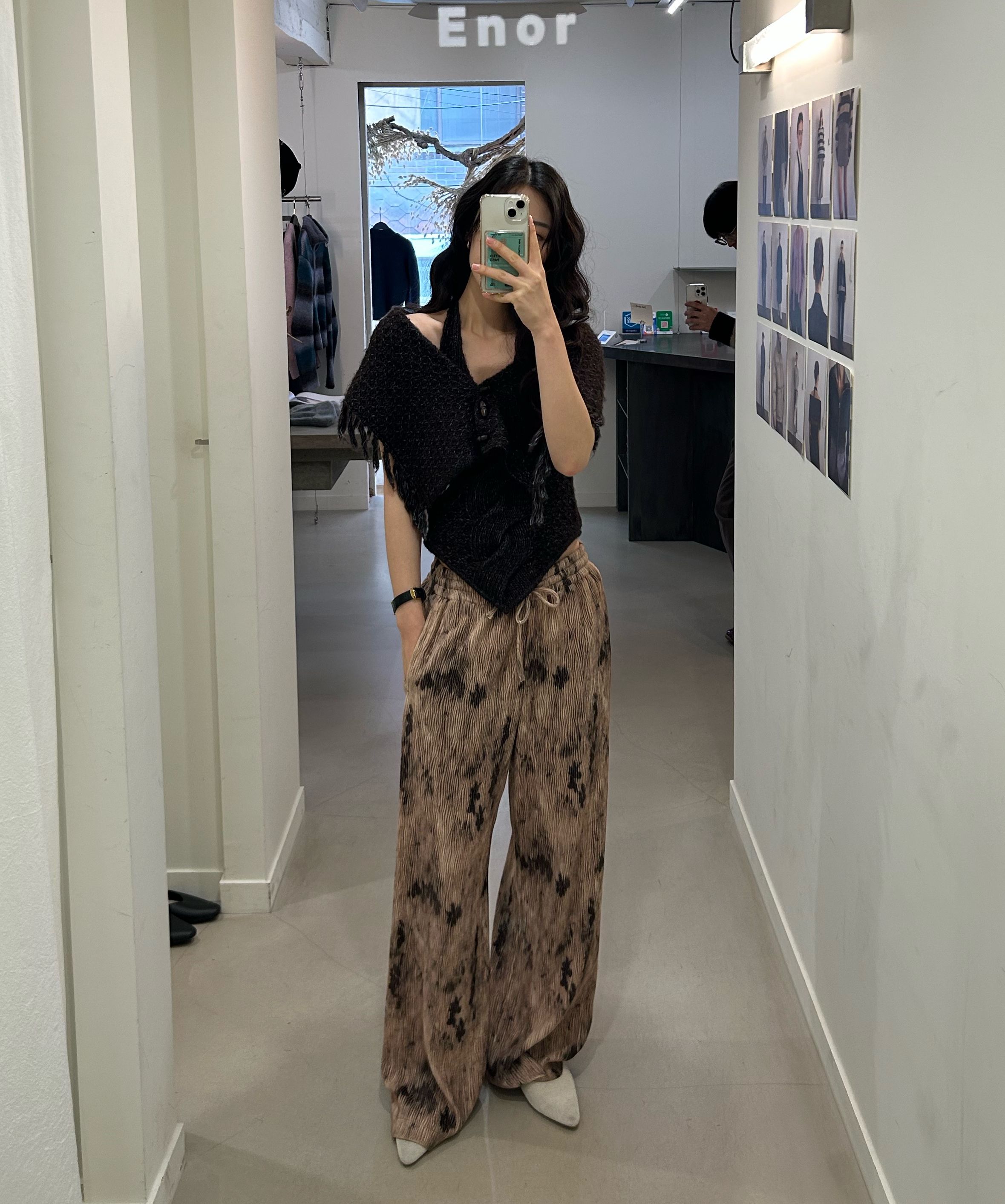 MUSINSA | EN OR SMUDGE VELOUR BANDING PANTS - BEIGE
