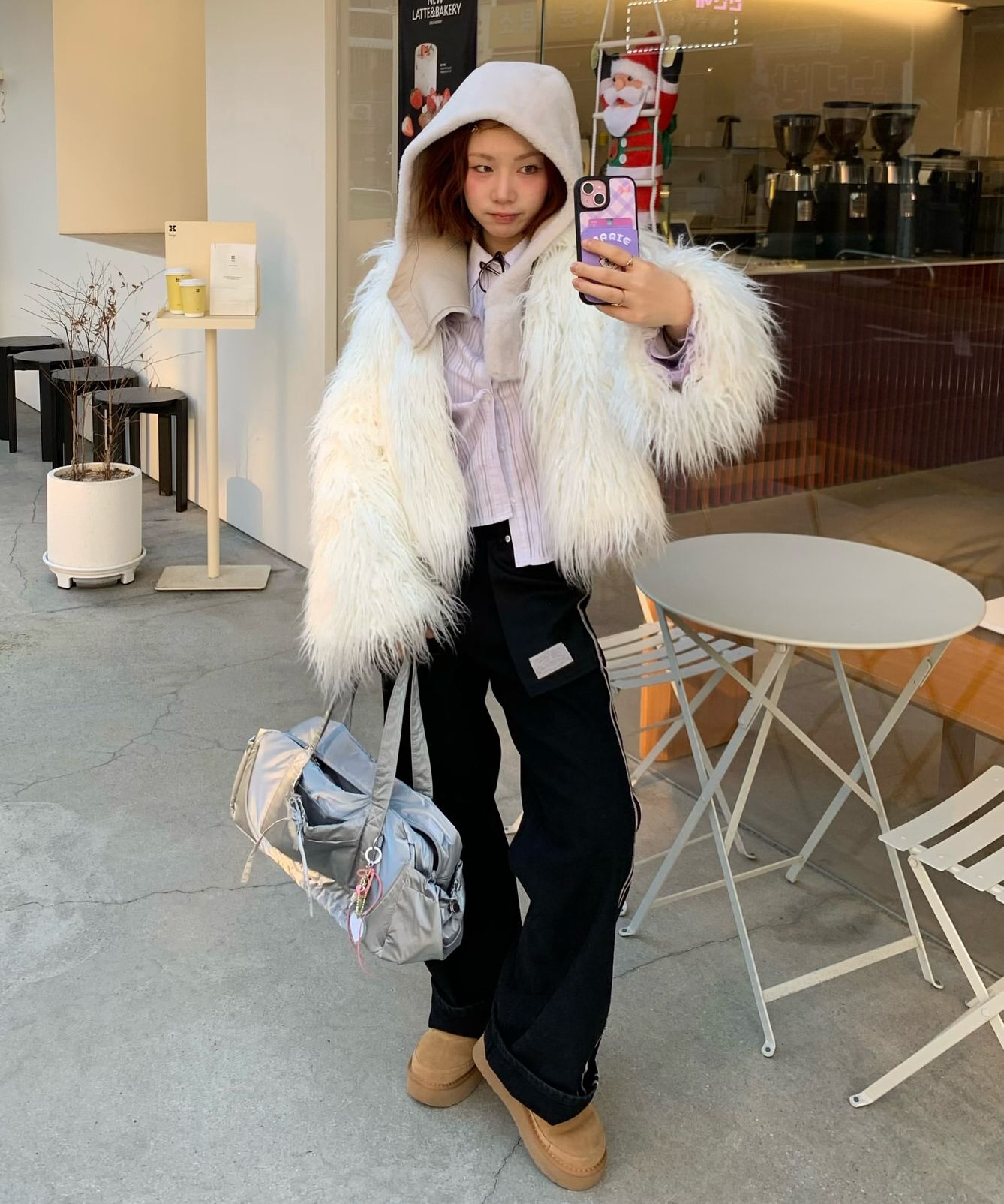 MUSINSA公式 | SCHISM INDUCING CROPPED SPIKY FAUX FUR JACKET IVORY
