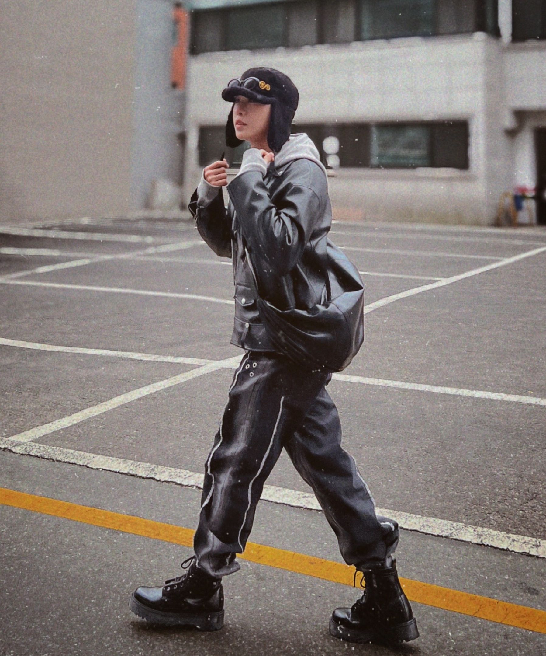 MUSINSA公式 | FLAVORISM Cut Off Bleach Washed Denim Pants