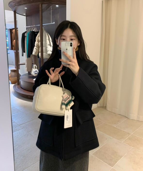 MUSINSA公式 | URAGO Square top handle bag