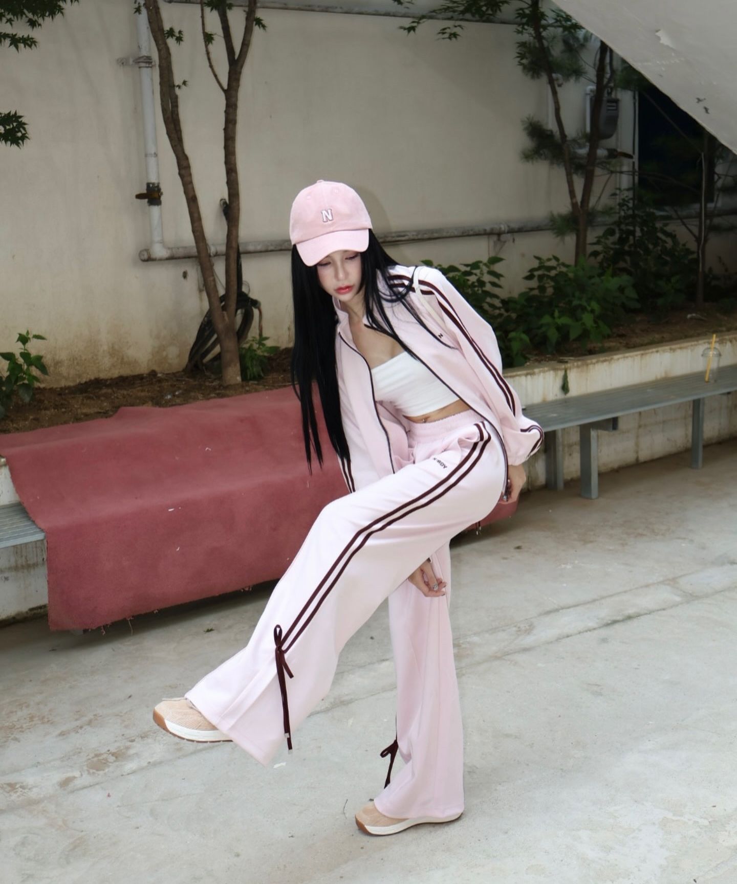 [ NERDY ]★24FW★韓国人気★WOMEN'S RIBBON TRACK PANTS MUSINSA | NERDY Women's Ribbon Track Pants (Black/Baby Pink