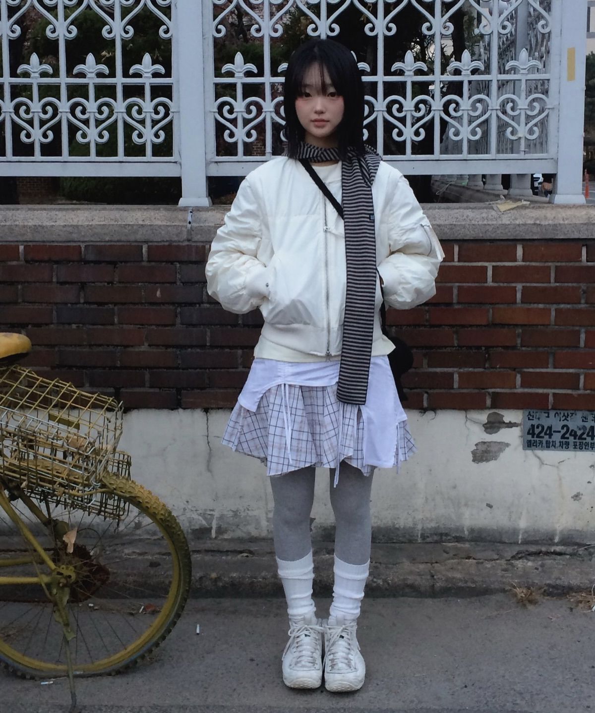 MUSINSA | MUWM Stripe Hooded Muffler (2 Colors)
