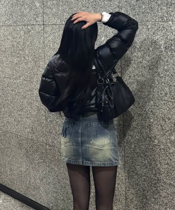 ワンピース Crayon Back Pocket Big Logo Denim Skirt 2 Colors MUSINSA | MUCENT Crayon Back Pocket Big Logo Denim Skirt (2