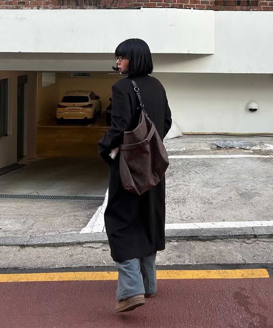 MUSINSA | SUNBURNPROJECT Rivet Belted Big Bag (BROWN)