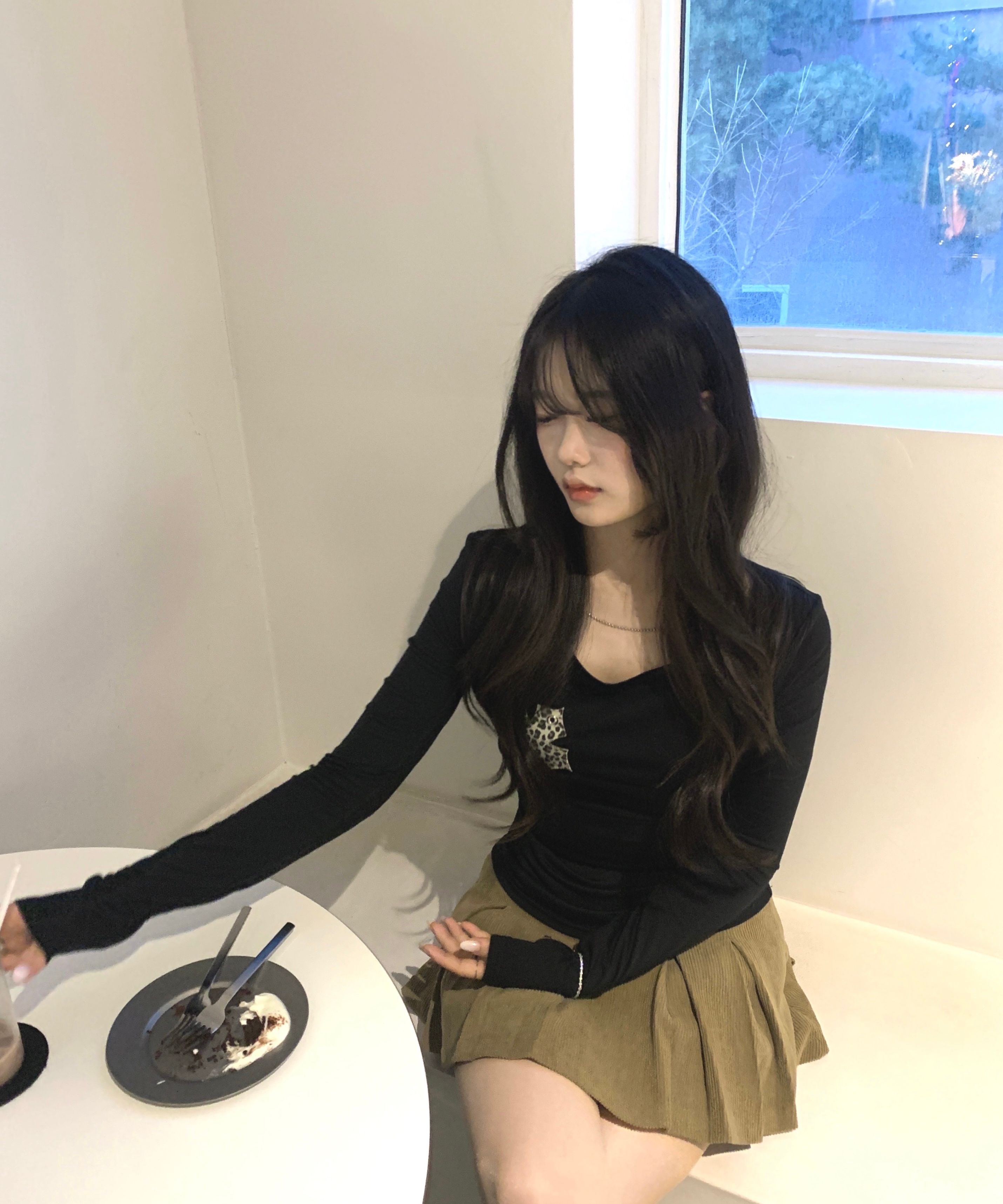 【illio】LEOPARD CROSS NECKLACE TOP★韓国 MUSINSA公式 | ILLIO White leopard cross necklace top