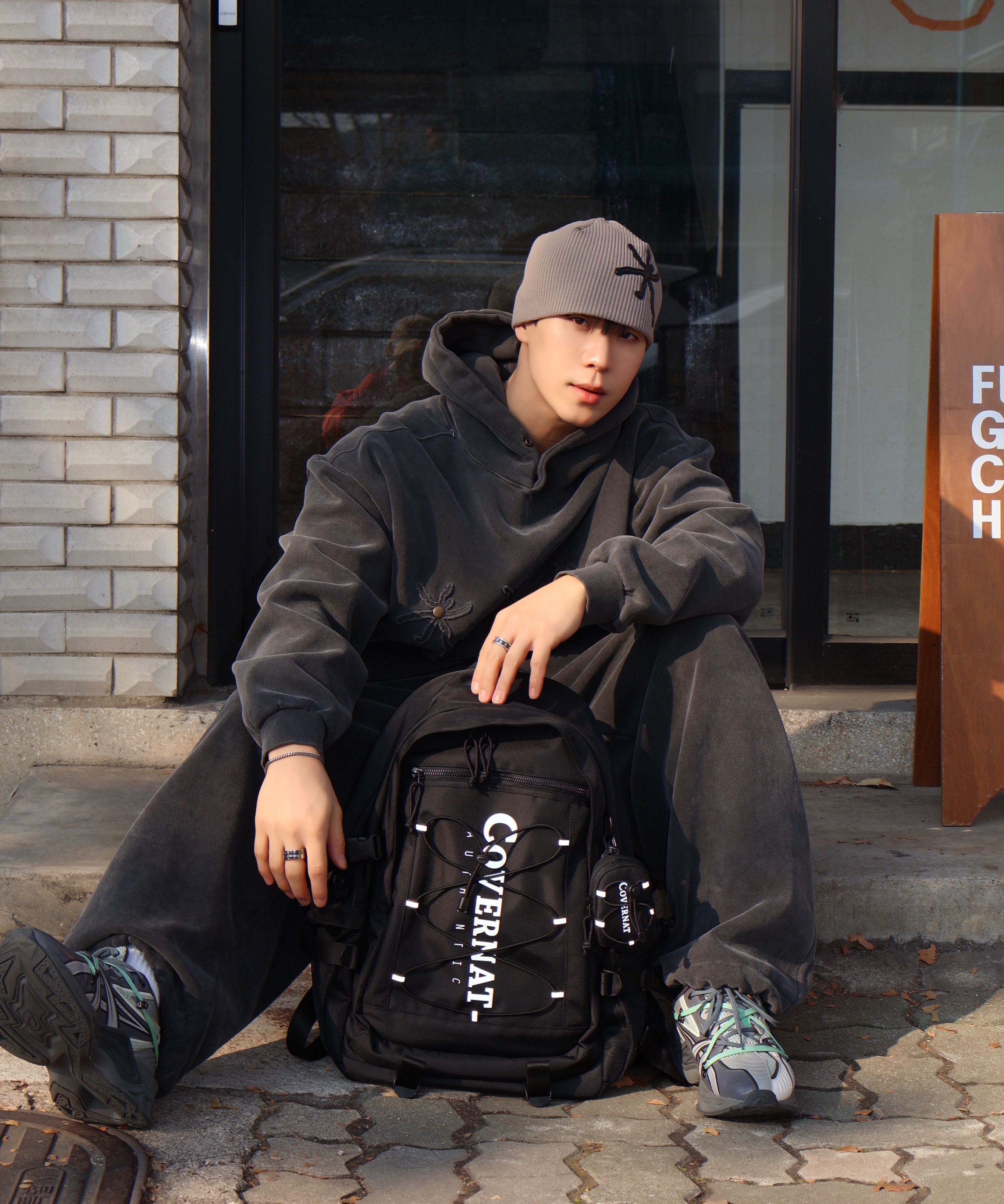 ☆韓国の人気☆【COVERNAT】☆New Authentic Backpac.k 31L☆ ☆韓国の人気☆【COVERNAT】☆New Authentic Backpac.k 31L