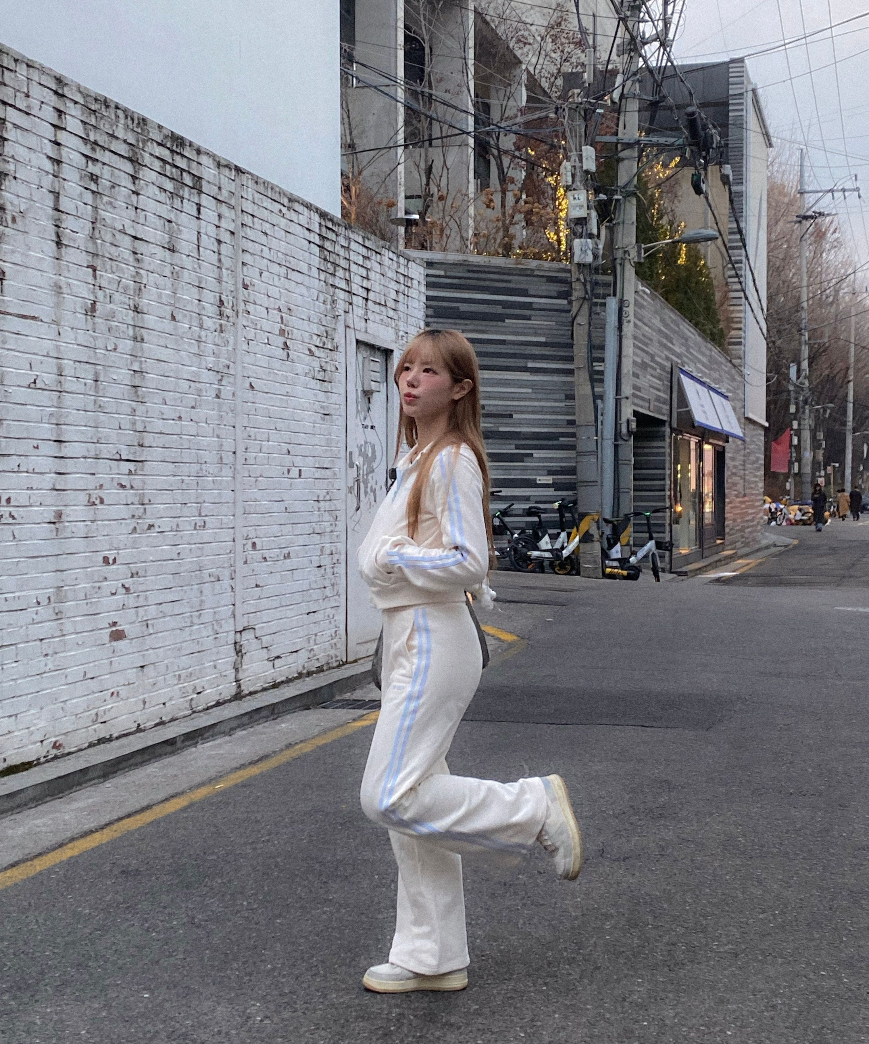 ☆NERDY☆ Women's NY Track Top 25SS Creammelon MUSINSA | NERDY Women's NY Track Top (25SS) (Cream/Melon)