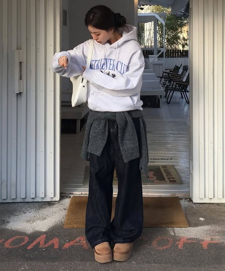 MUSINSA | RETRIEVER CLUB RETRIEVER FRIENDS HOODIE [INDIGO BLUE]