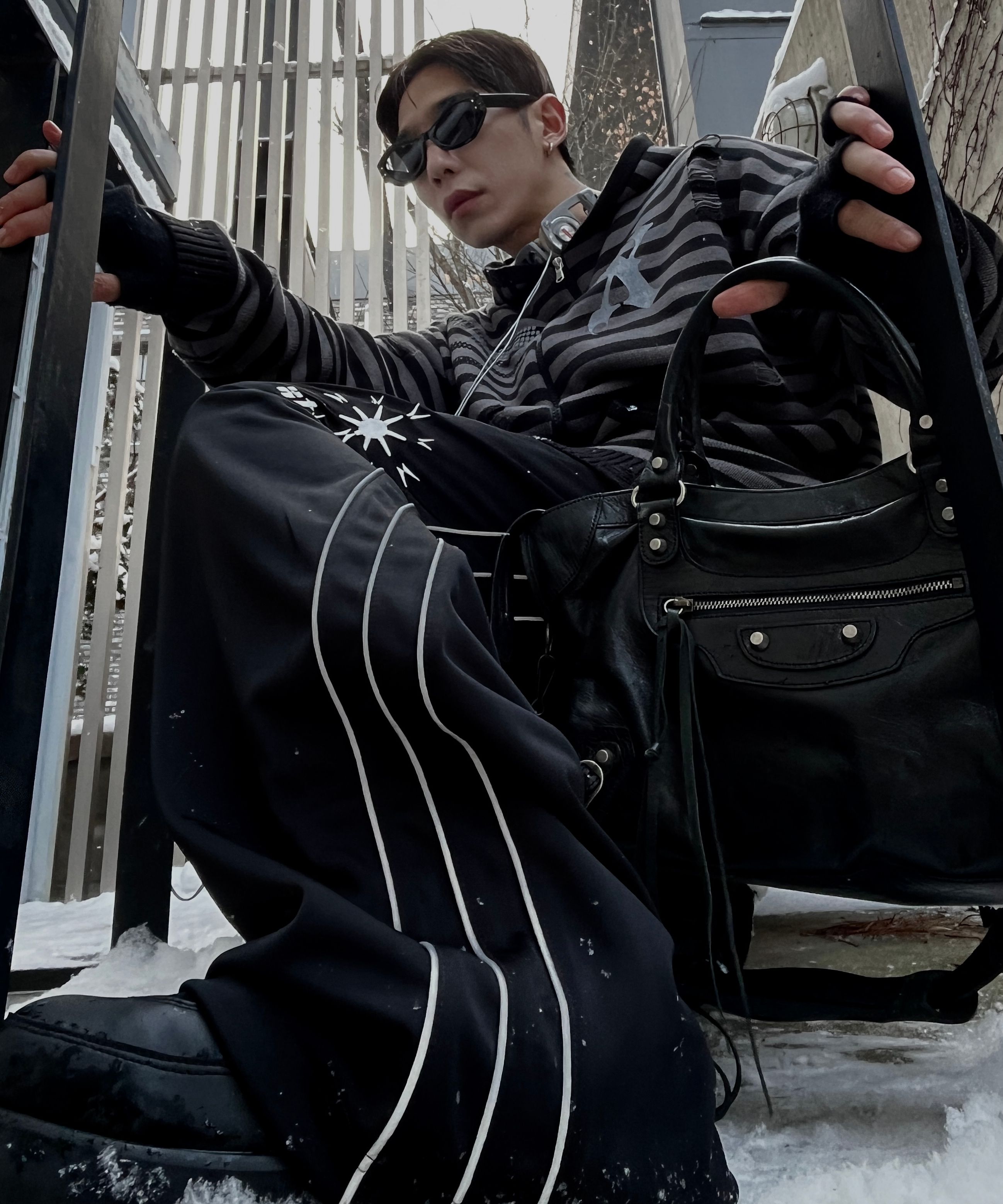 MUSINSA | XTONZ XP260 SHINE PIPING WIDE TRACK PANTS (BLACK)