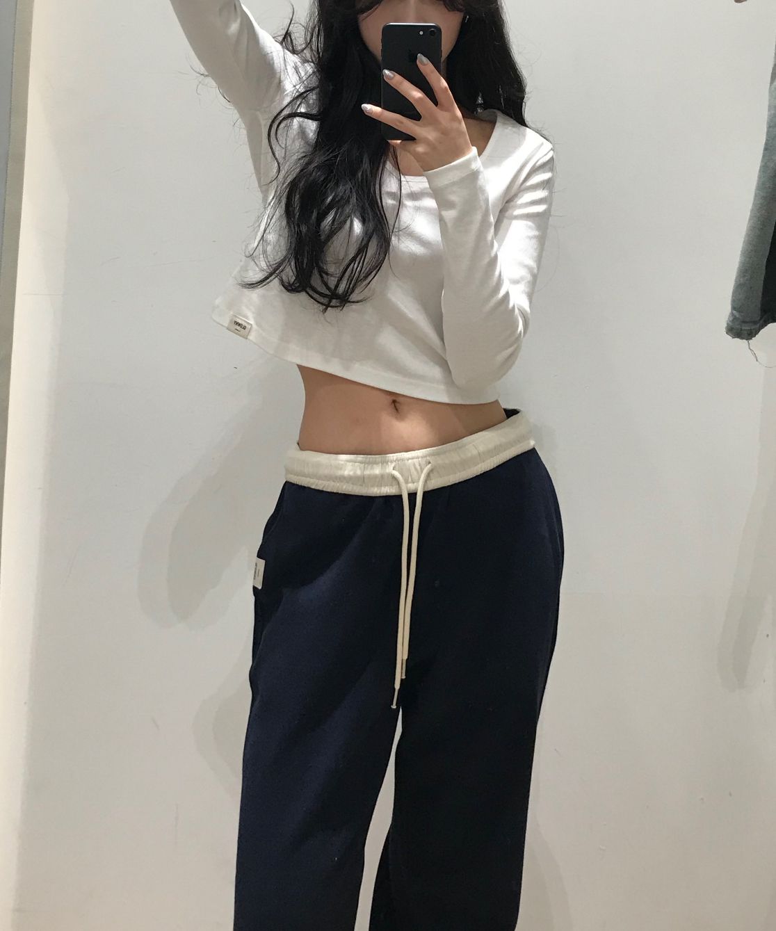 MUSINSA | GLOWNY G CLASSIC V-NECK LONG SLEEVE (BLACK)