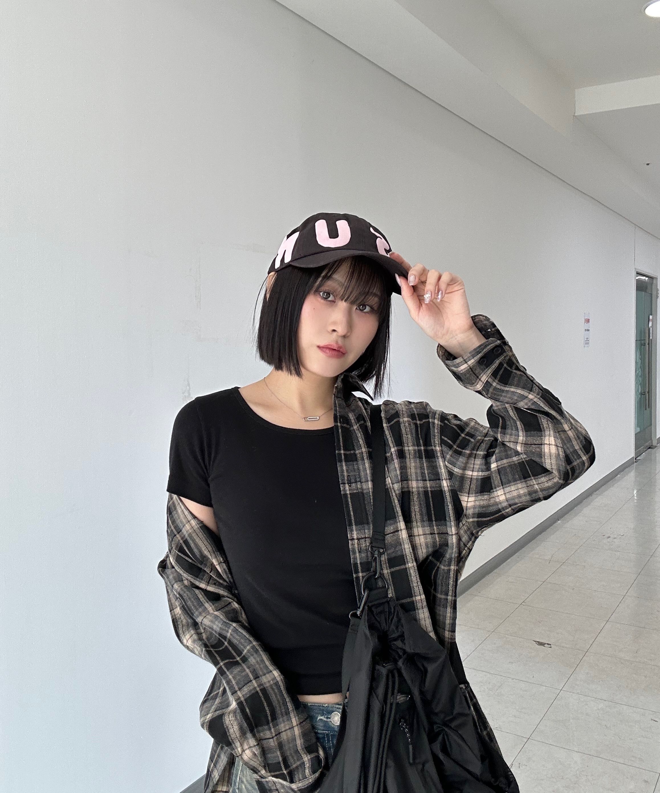 【WEBHOUSE】LOVEY CASE CAP ★韓国人気★ 追跡付 WEBHOUSE】LOVEY CASE CAP ☆韓国人気☆ 追跡付