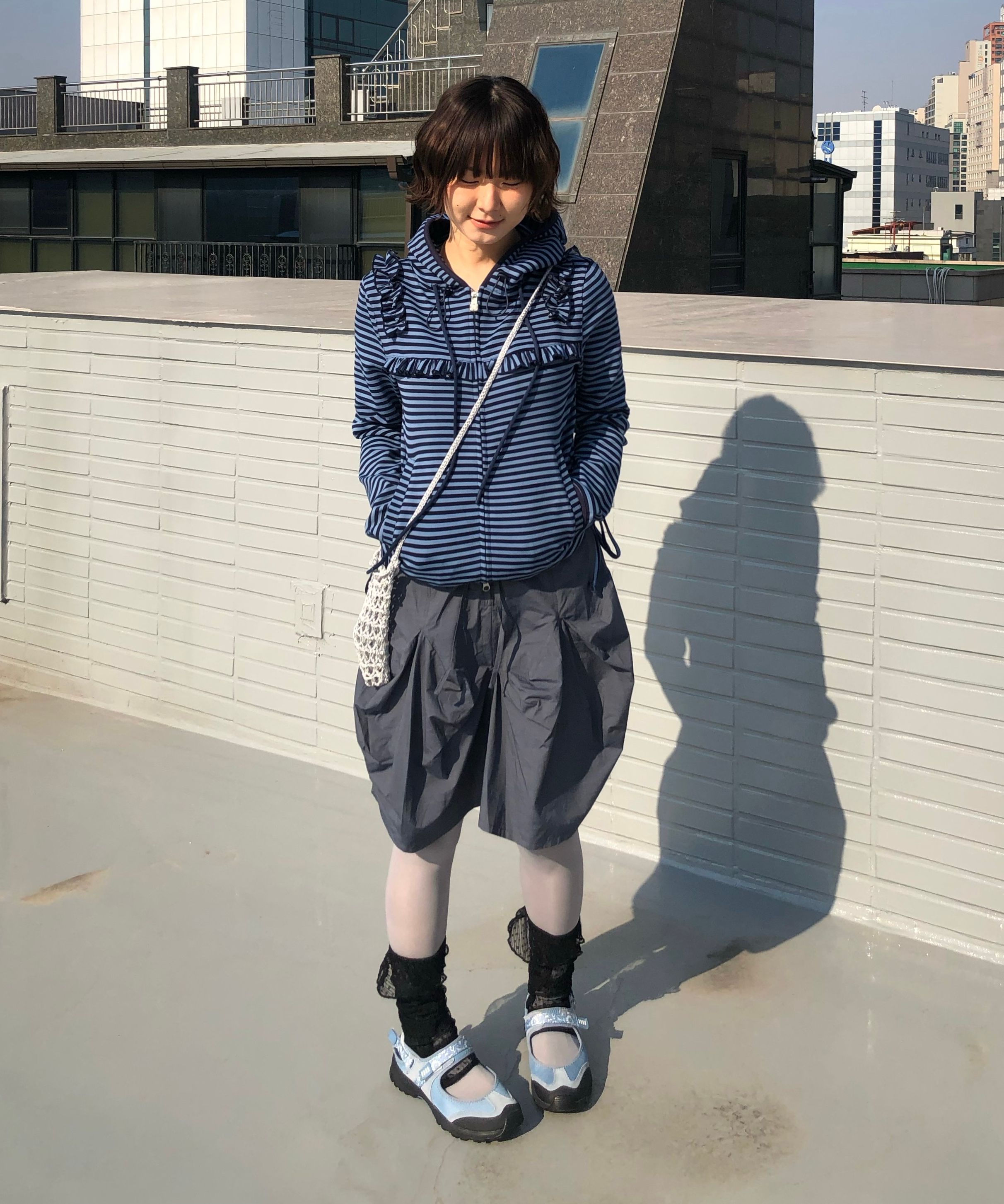 타입서비스(TYPESERVICE) Ruffled Stripe Zip Hoodie [Black