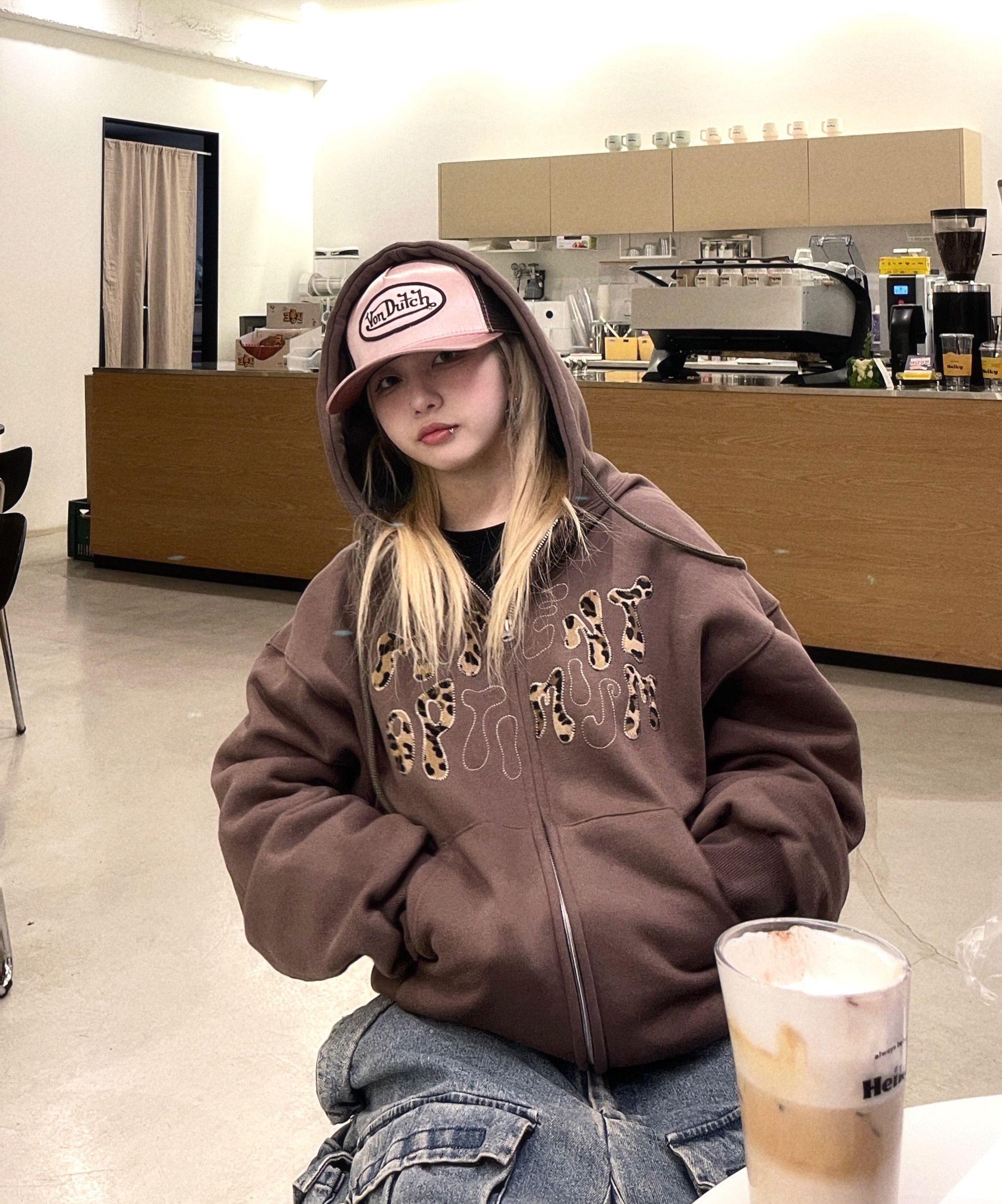 【韓国】moo Leopard Applique Hoodie - Brown MUSINSA | MOO Leopard Applique Hoodie - Brown