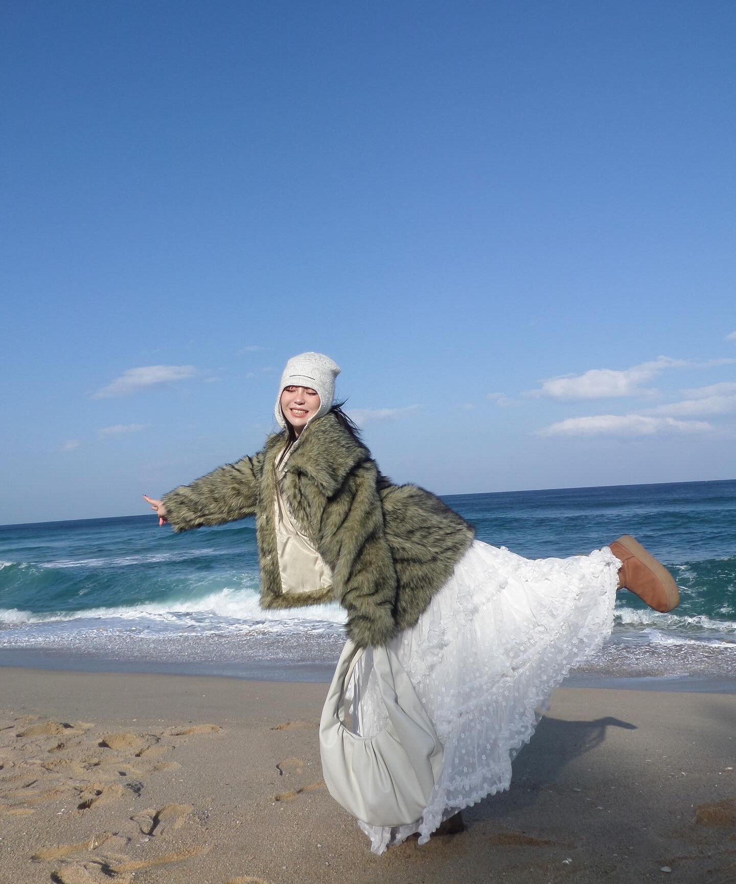 MUSINSA公式 | PARTIMENTO WOMEN ワイドカラー ヘアリーファーコート_