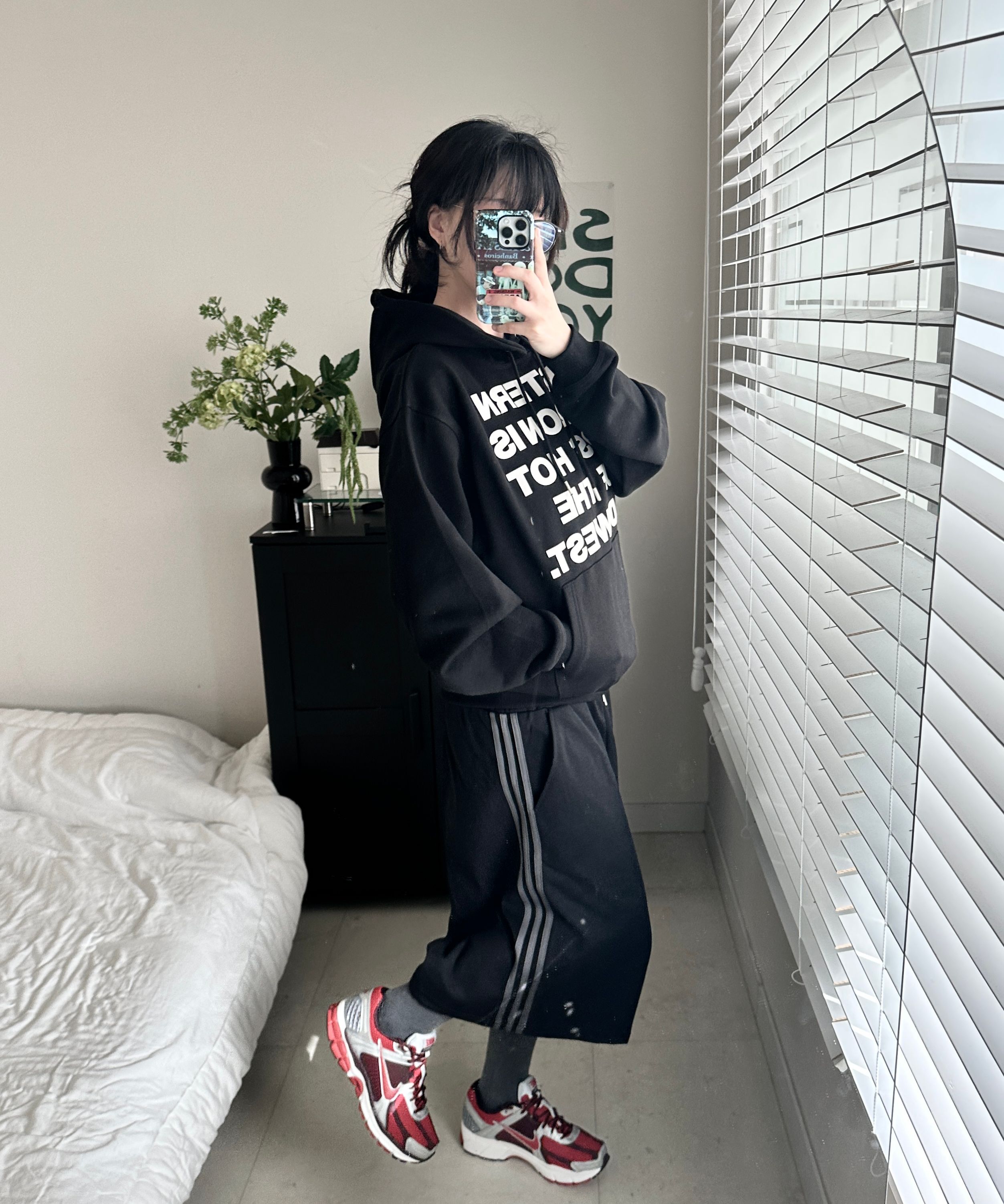 【THEVINYLHOUSE】 ◆ Western Typo Hoodie ◆ 大人気 MUSINSA | THEVINYLHOUSE TYPO HOODIE BLACK
