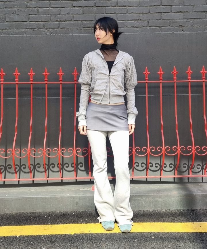 MUSINSA公式 | SCULPTOR Glitter Boots Cut Sweatpants Beige