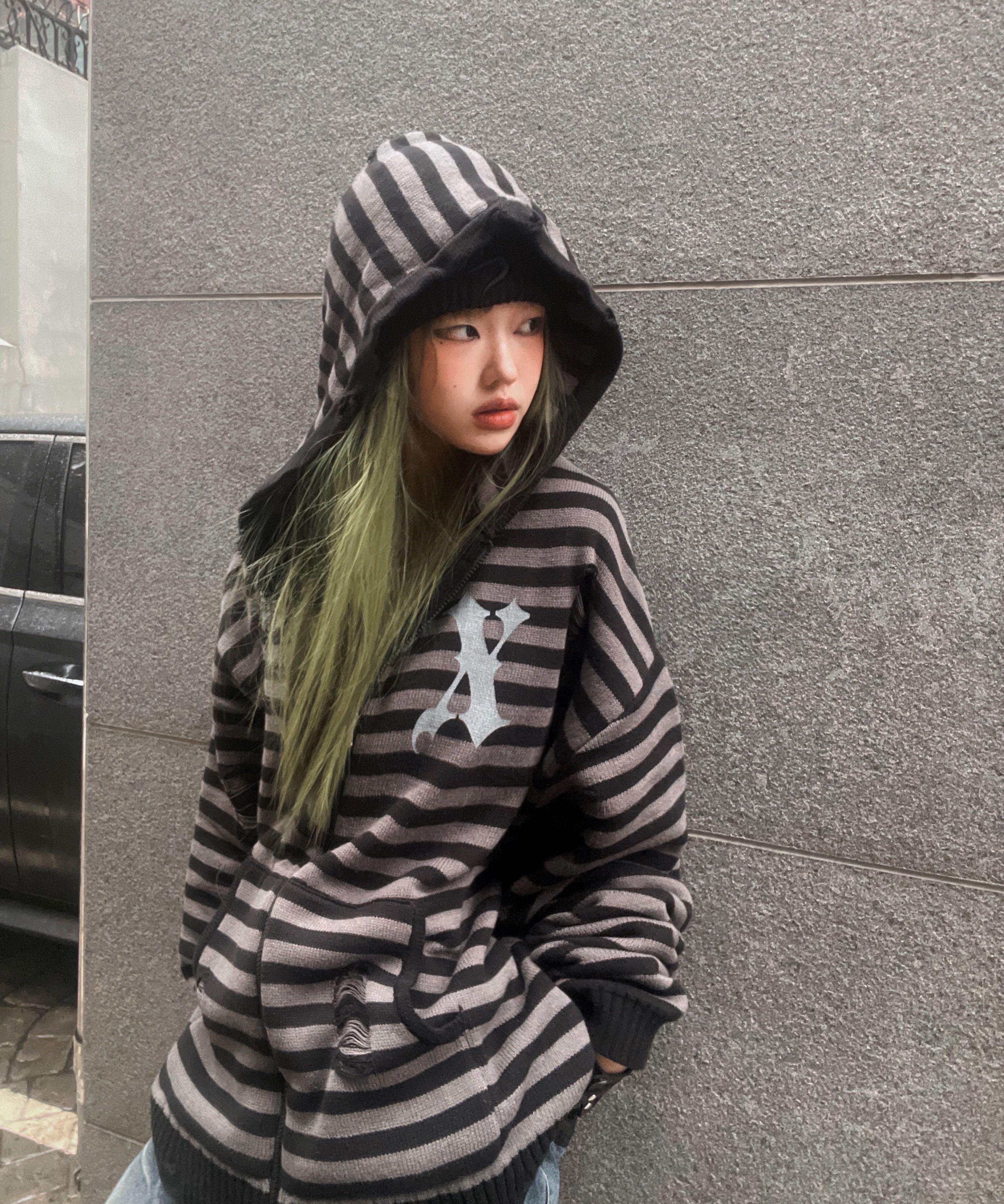 MUSINSA | XTONZ XTK131 Damage Stripe Knit Hooded Zip-Up (BLACK)