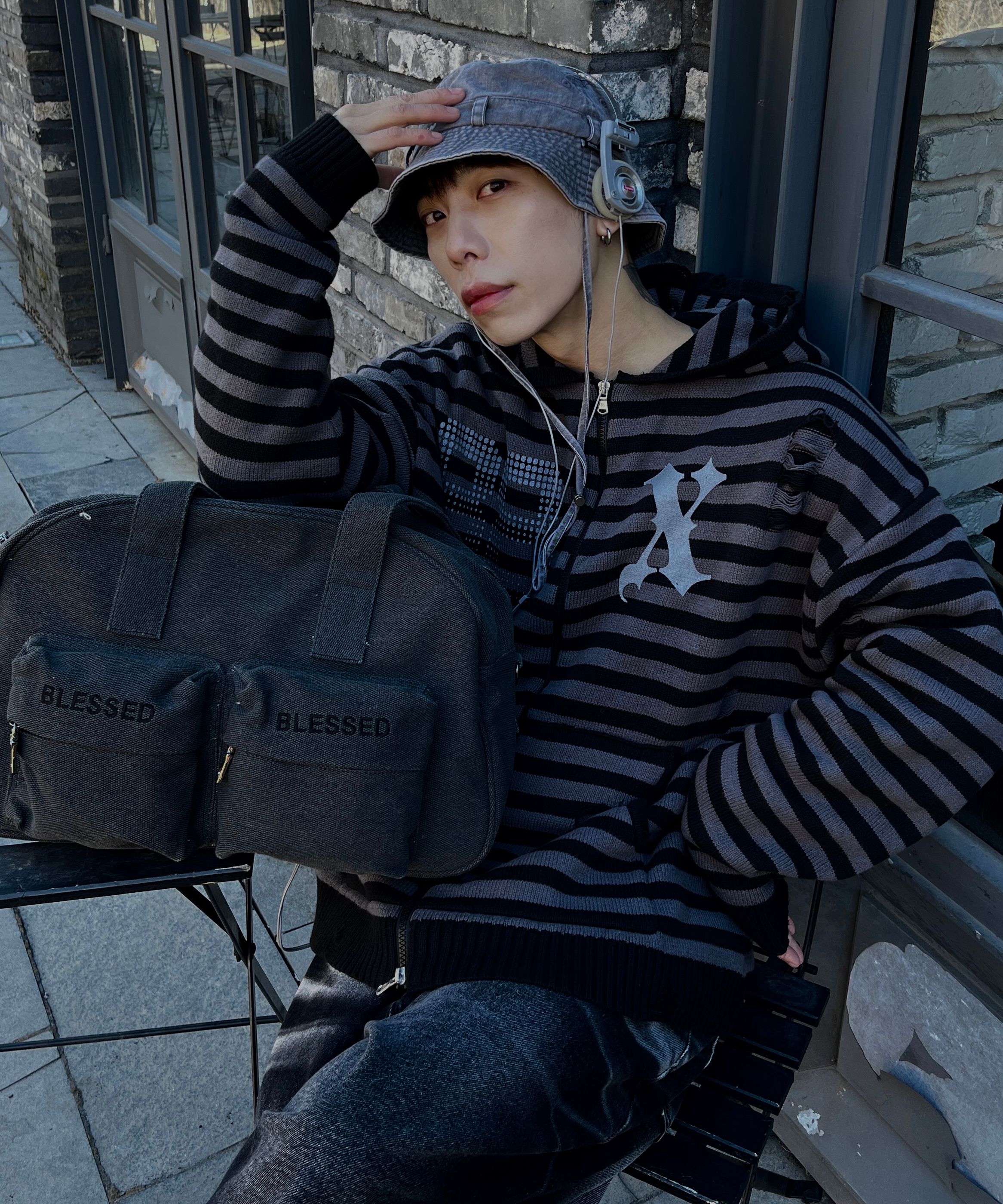 MUSINSA | XTONZ XTK131 Damage Stripe Knit Hoodie (BLACK)