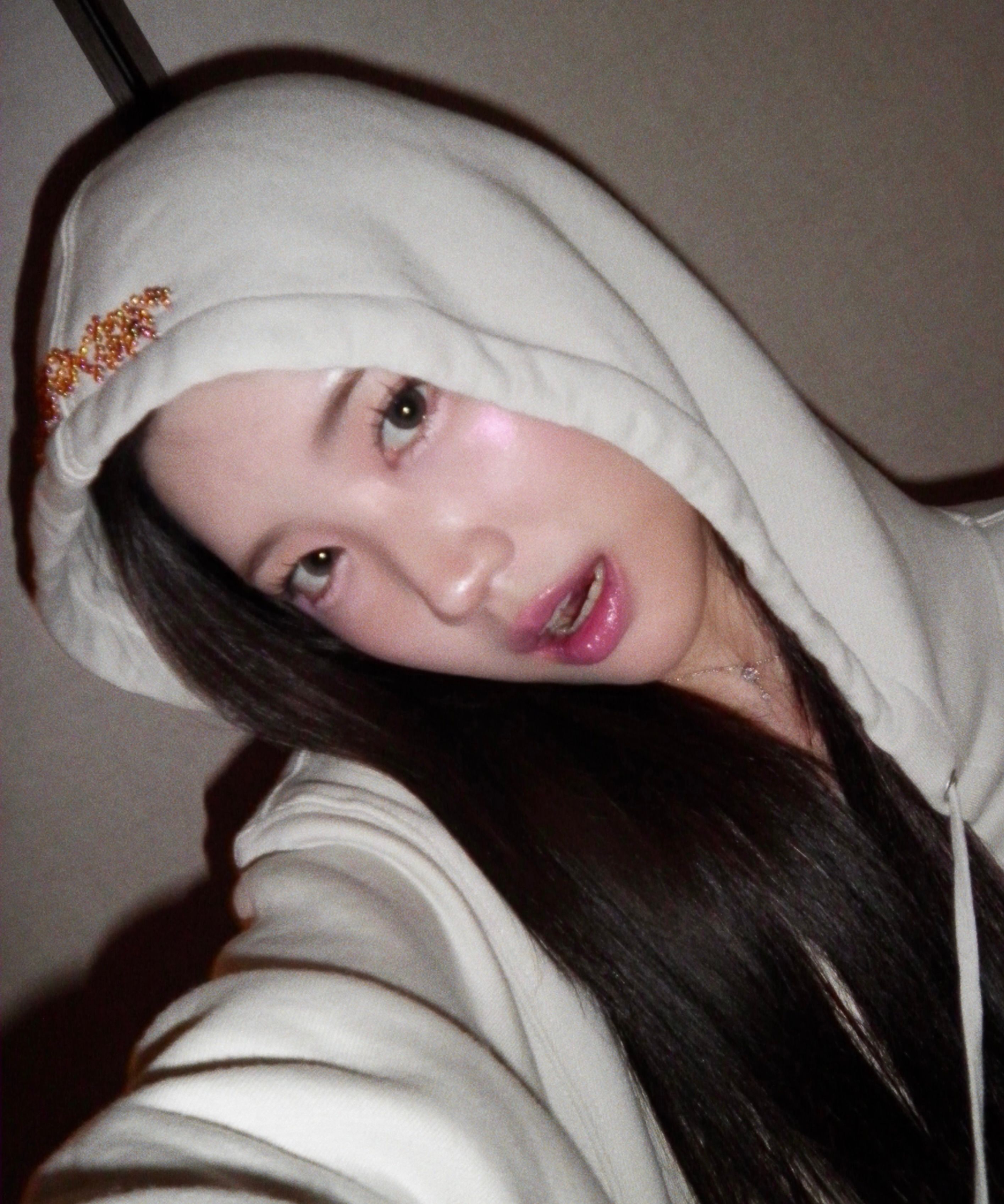 MUSINSA | SCULPTOR Beaded Saint Hoodie Zip-Up Dirty White