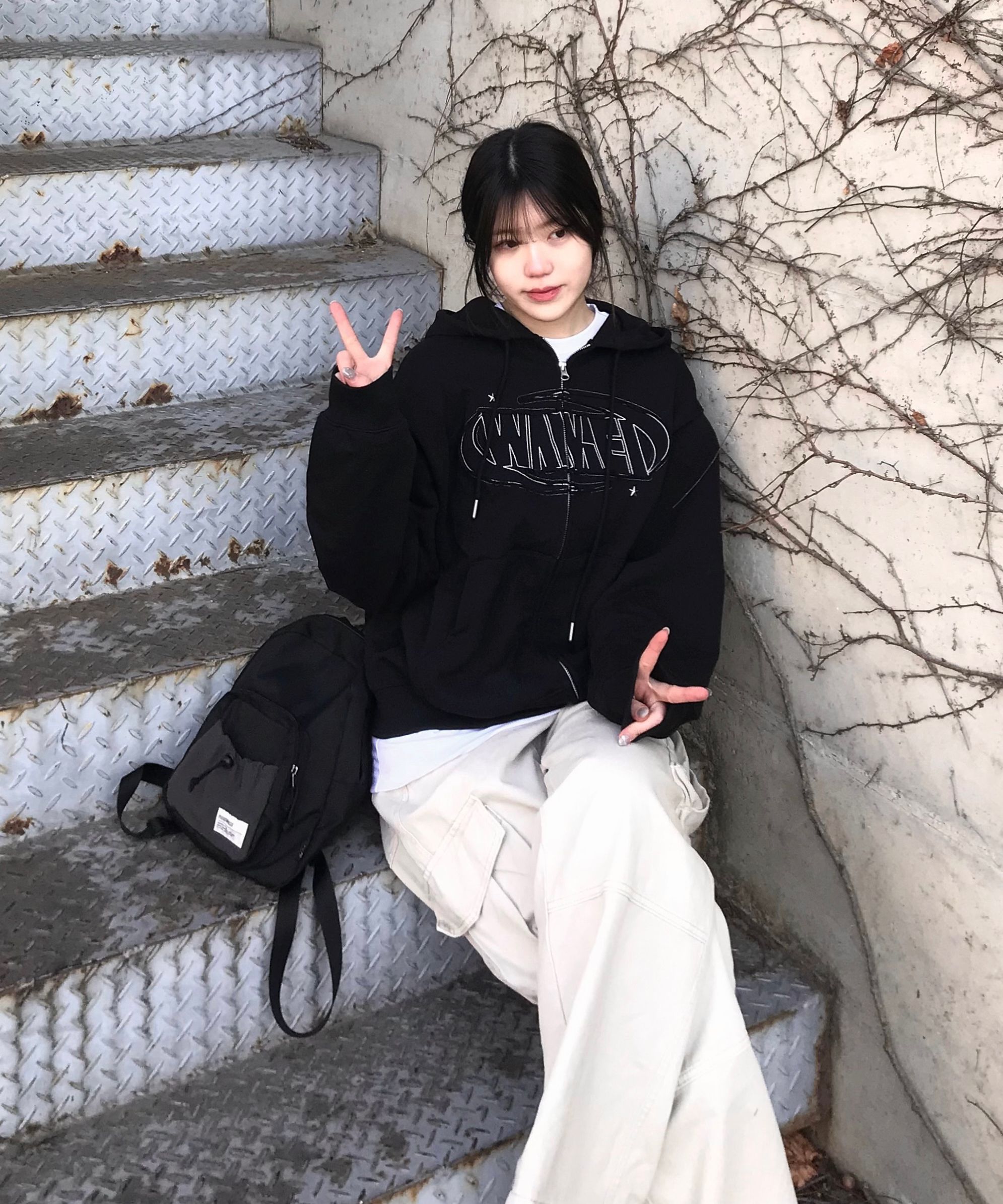 【Wai Kei】 Logo applique hoodie zip-up ★送料・関税込★ MUSINSA | WAI KEI Logo Applique Hooded Zip-Up Black
