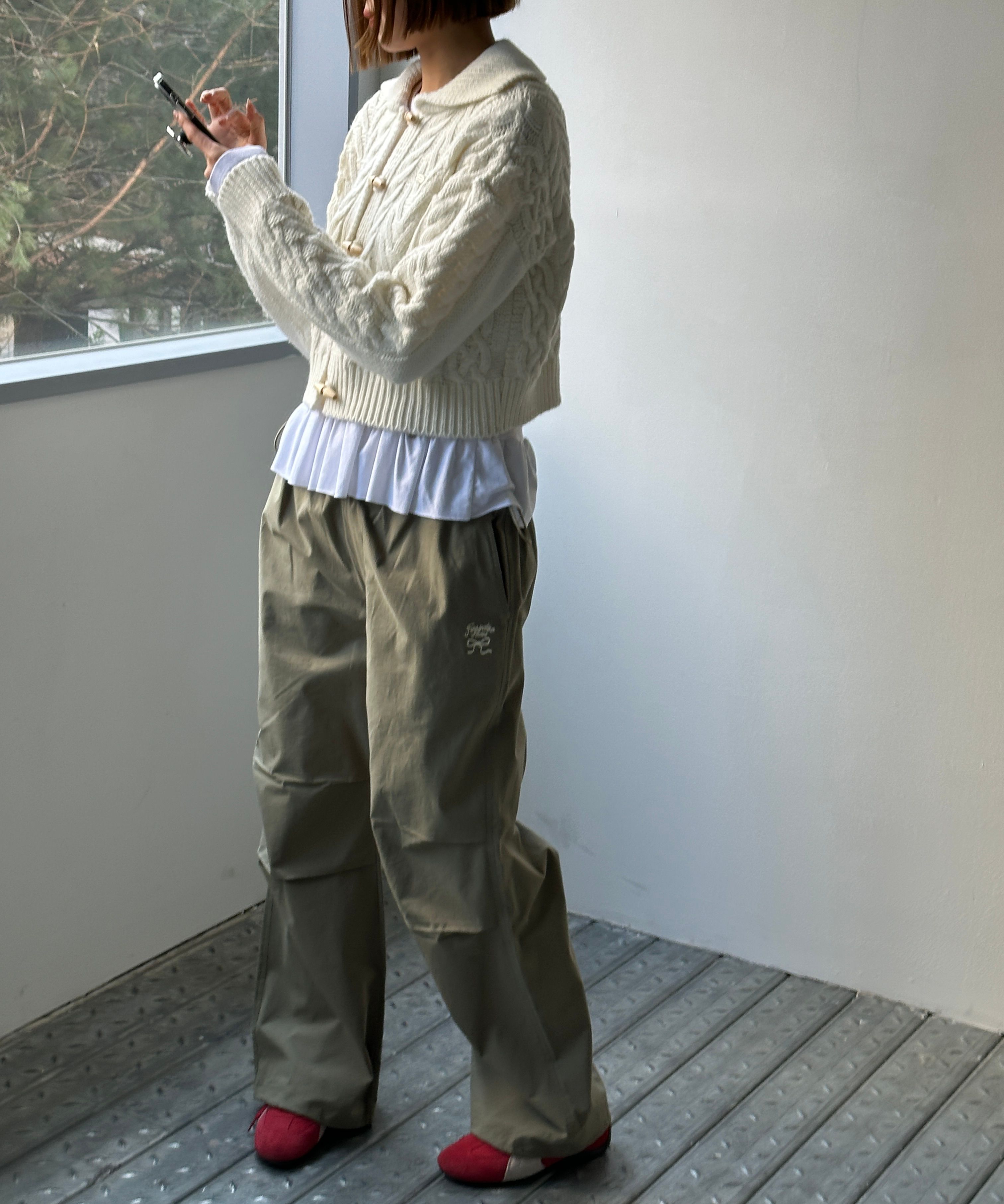★2025FW新作★RONRON★DRAWING STITCH PARACHUTE PANTS MUSINSA | RONRON DRAWING STITCH PARACHUTE PANTS BEIGE